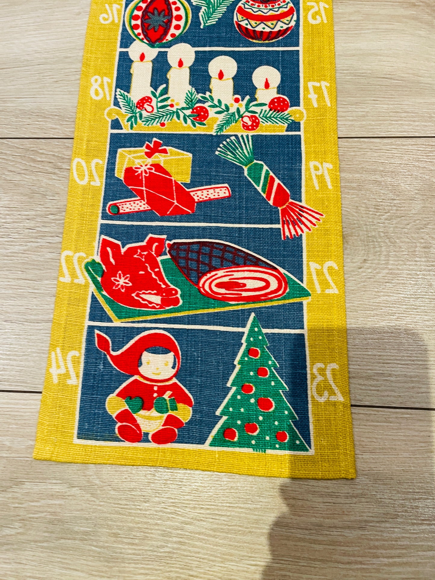 北欧のクリスマス/ヴィンテージ/プリントタペストリー/アドベントカレンダー