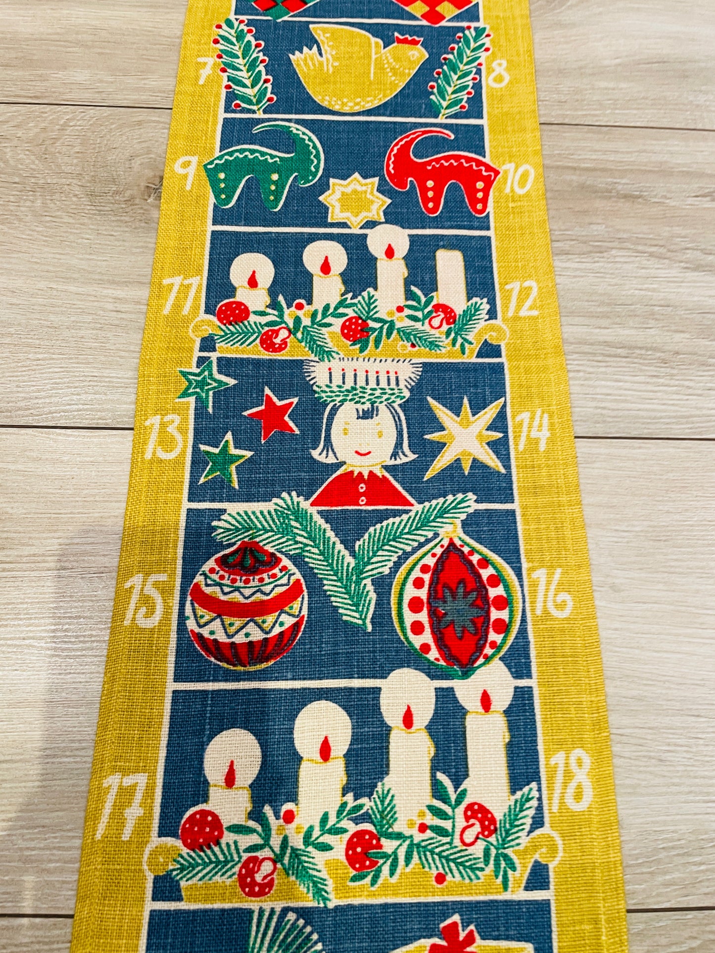 北欧のクリスマス/ヴィンテージ/プリントタペストリー/アドベントカレンダー