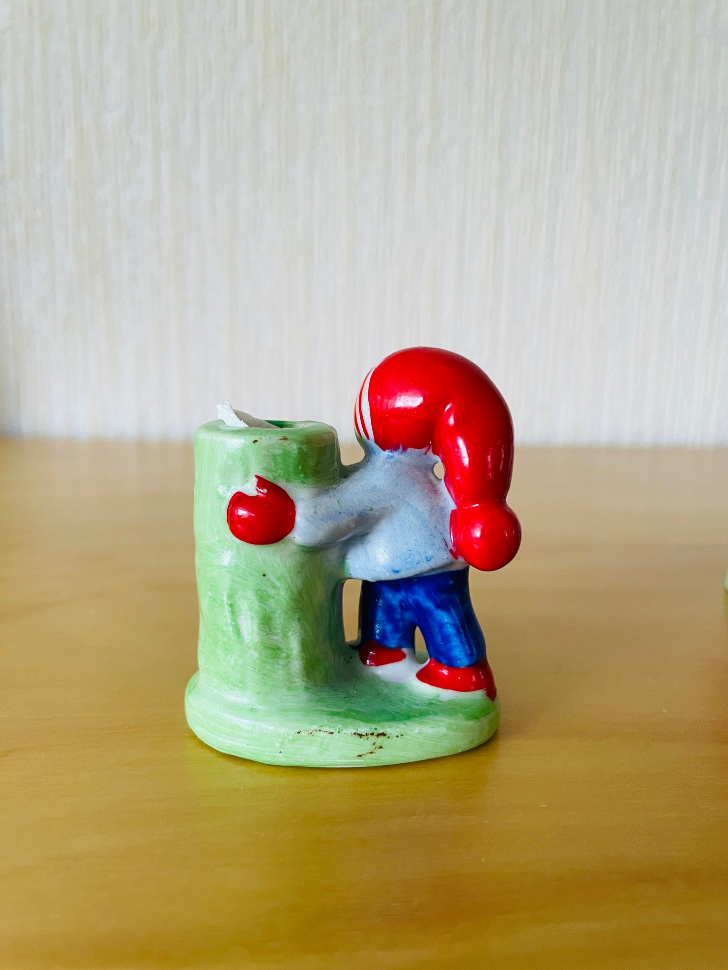 北欧のクリスマス/キャンドルスタンド/男の子とツリー