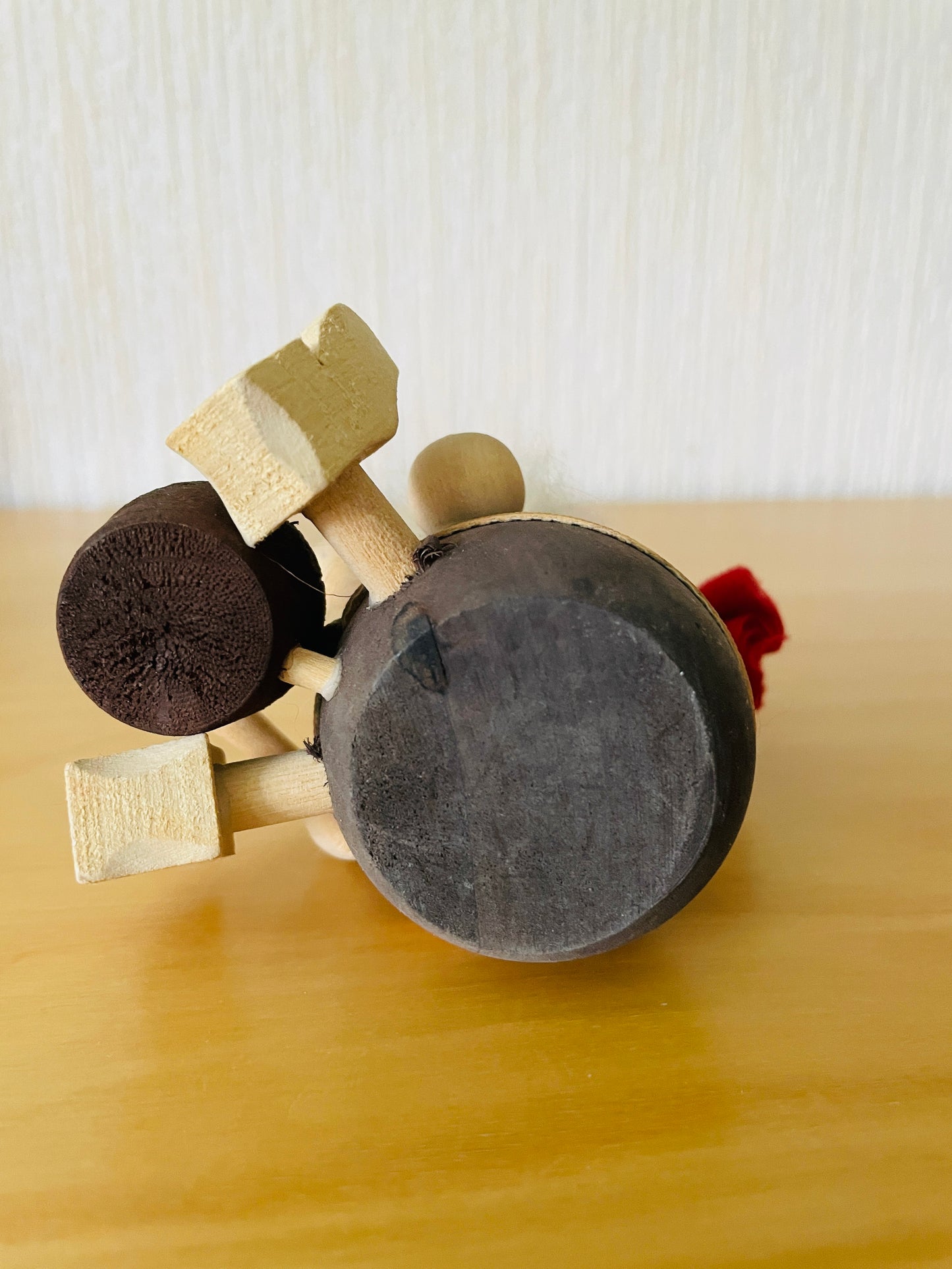 北欧のクリスマス/Svensk Hemslöjd/北欧手工芸Tomte med Risgröt/ミルクがゆを抱えているトムテさん