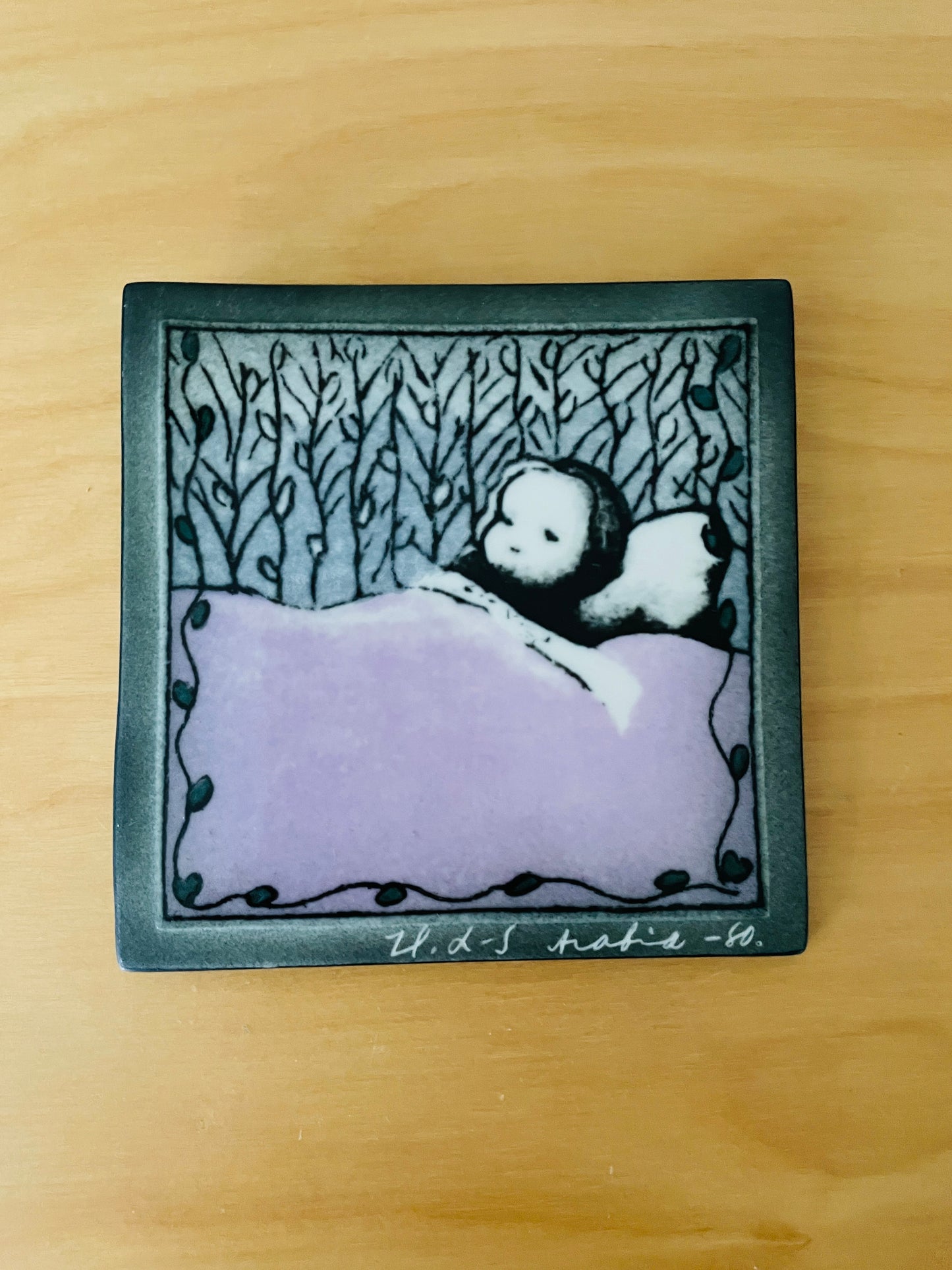 Arabia/アラビア/Atlje/アトリエ/Helja Liukko-Sundsröm/ヘルヤ.リウッコ-スンストローム/寝顔の可愛い女の子