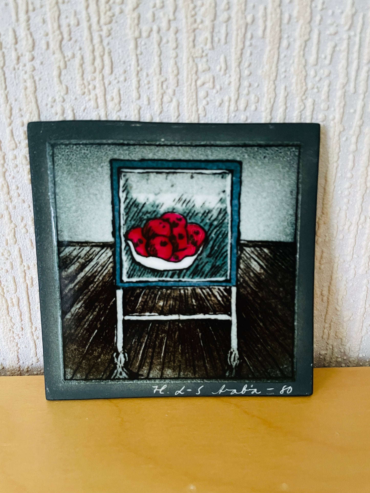 Arabiaアラビア/Atlje/アトリエ/Helja Liukko-Sundsröm/ヘルヤ.リウッコ-スンストローム/絵の中に置かれたリンゴの絵