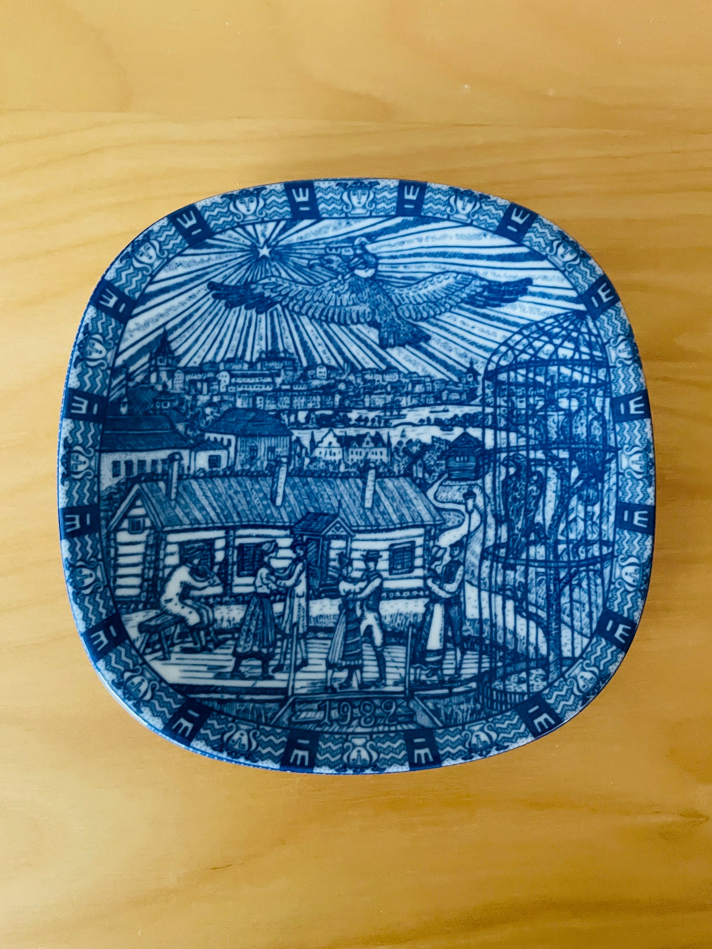 Rörstrand/ロールストランド/Jultallrik/クリスマスプレート/ニルスのふしぎな旅/1982年