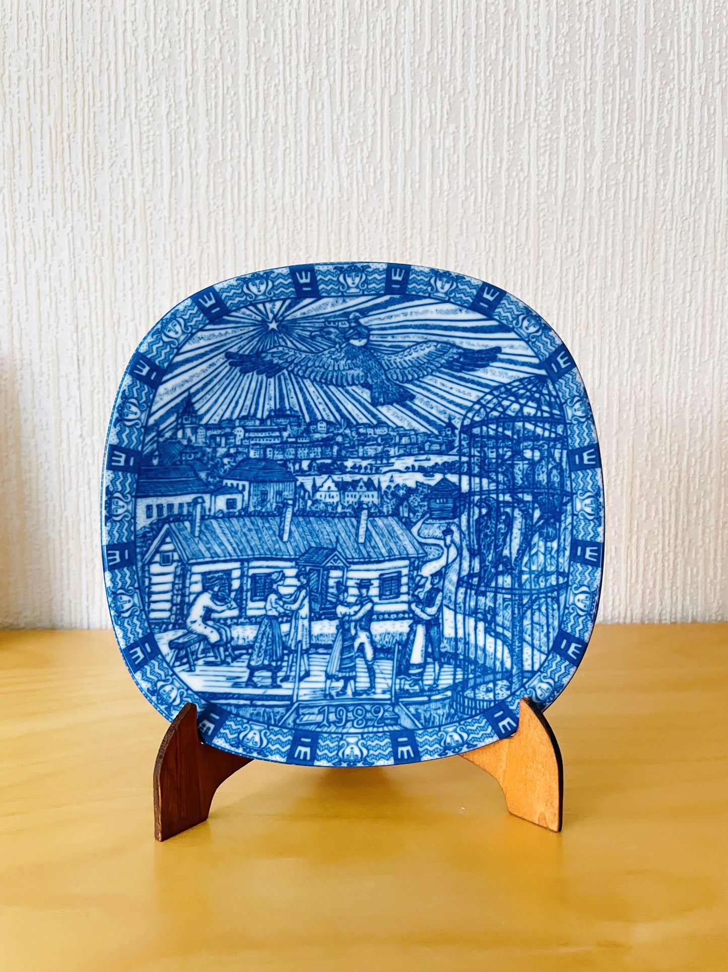 Rörstrand/ロールストランド/Jultallrik/クリスマスプレート/ニルスのふしぎな旅/1982年