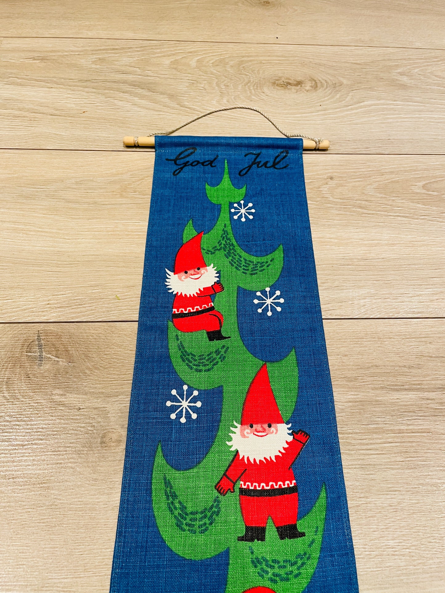 北欧のクリスマス/Jerry Roupe/ジェリー.ロウぺ/タペストリー/ブルー