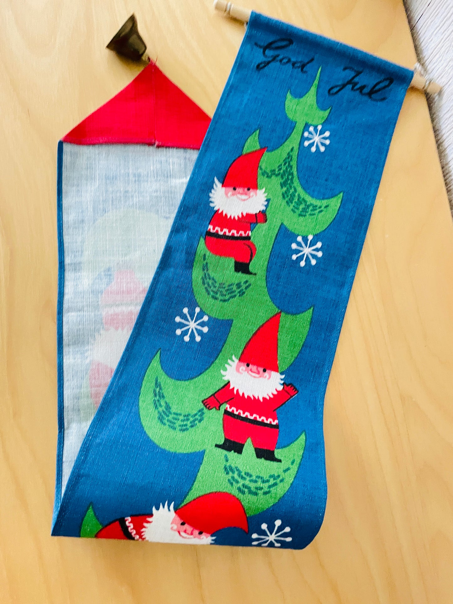 北欧のクリスマス/Jerry Roupe/ジェリー.ロウぺ/タペストリー/ブルー