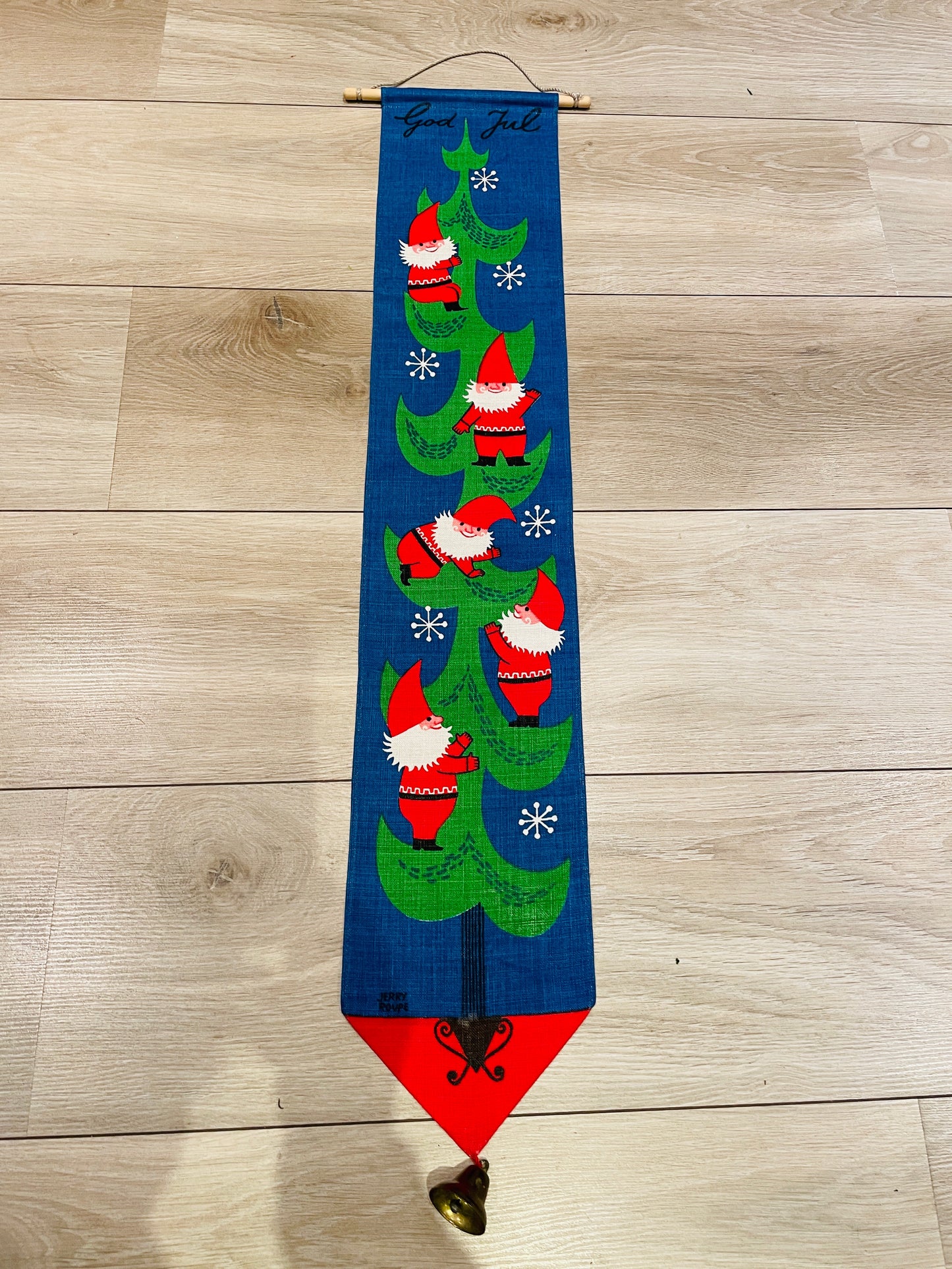 北欧のクリスマス/Jerry Roupe/ジェリー.ロウぺ/タペストリー/ブルー