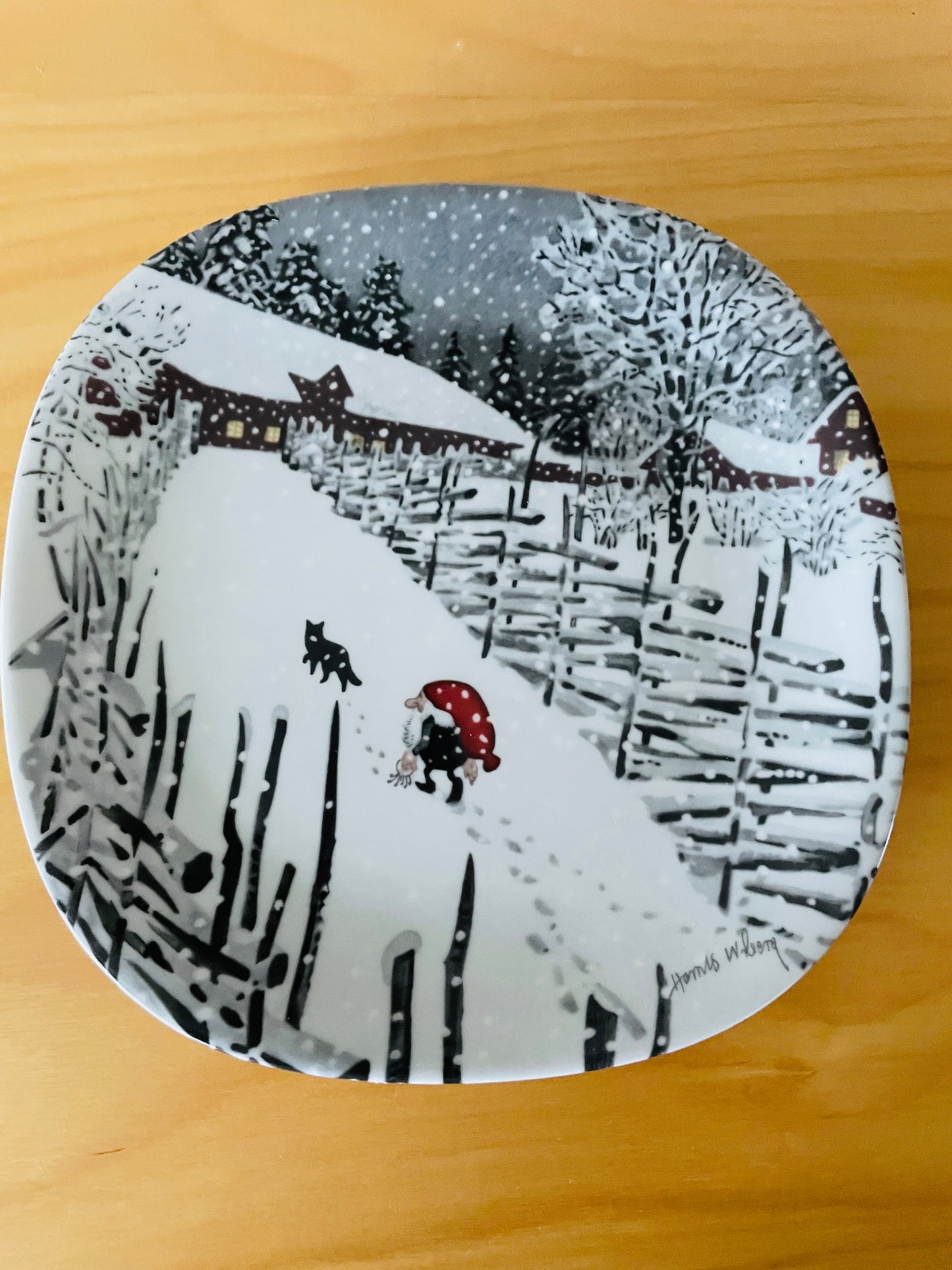 Guld Kroken/ゴールド.クローケン/Jul Tallrik/クリスマスプレート/Harald Wiberg/ハーラルド.ヴィーベリ/Tomten Jule i Snö/箱入り未使用品