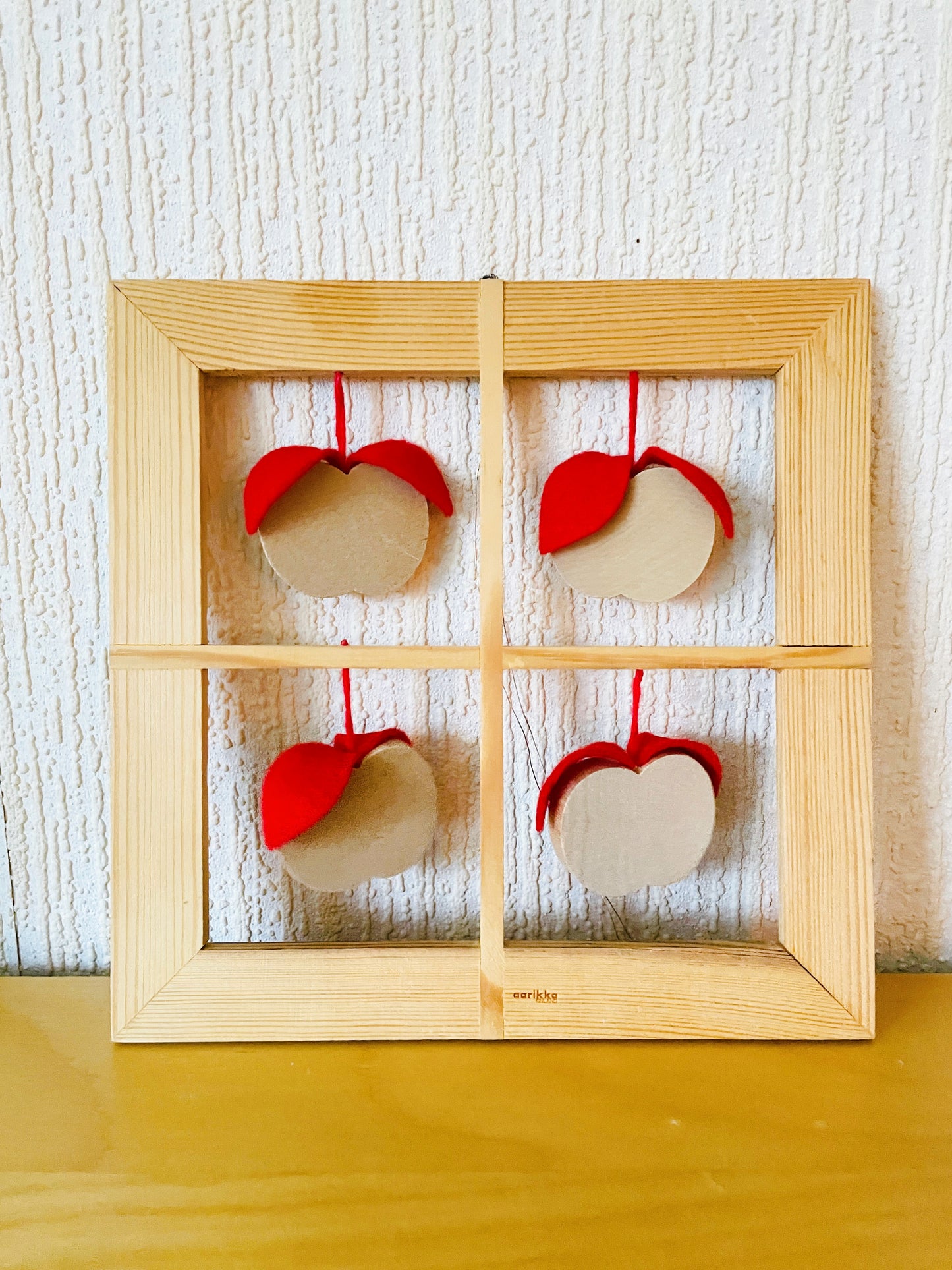 Aarikka/アーリッカ/木製/窓飾りオーナメント/リンゴ