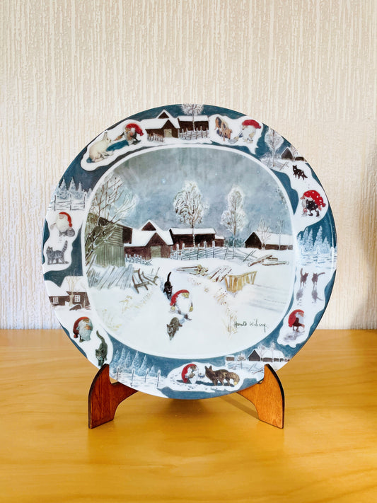 Guld Kroken/ゴールド.クローケン/Jul Tallrik/クリスマスプレート/Harald Wiberg/ハーラルド.ヴィーベリ/Tomten & Katterna/トムテと猫ちゃんたち