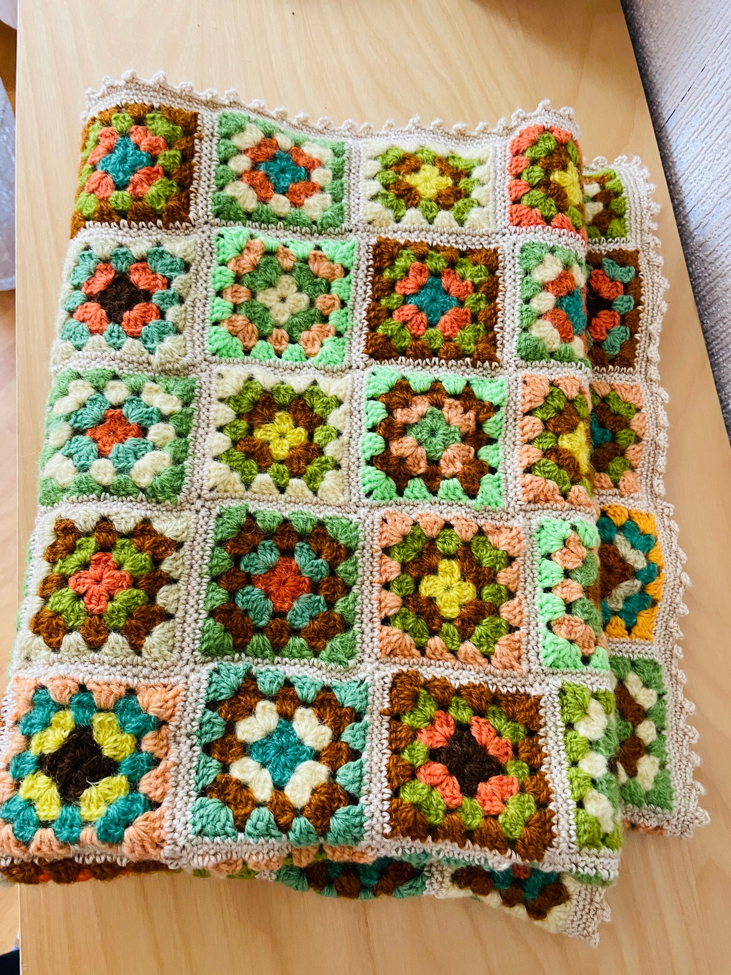 北欧手工芸/Mormors Rutor/手編みの膝掛け/パッチワーク/174cm x 74cm