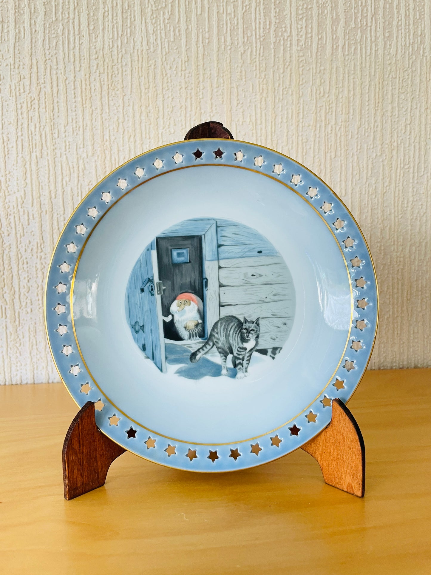 Bing & Grondahl / Original / Harald Wiberg / Tomte / Cup & Saucer, Plate / 3-piece set / Trio