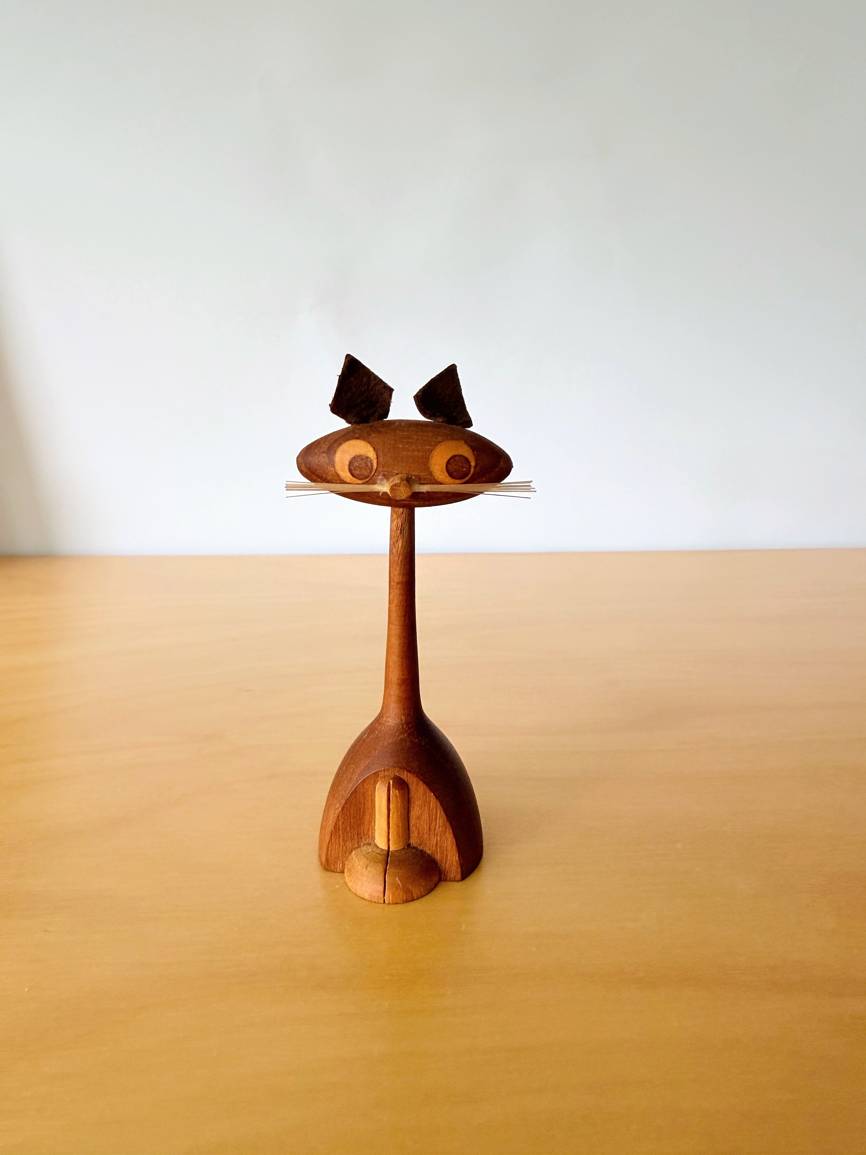 超貴重☆北欧　猫　チーク　無垢材☆ヴィンテージ　ネコ　イッタラ 北欧ヴィンテージ/チークのネコちゃん – Wasurenagusa