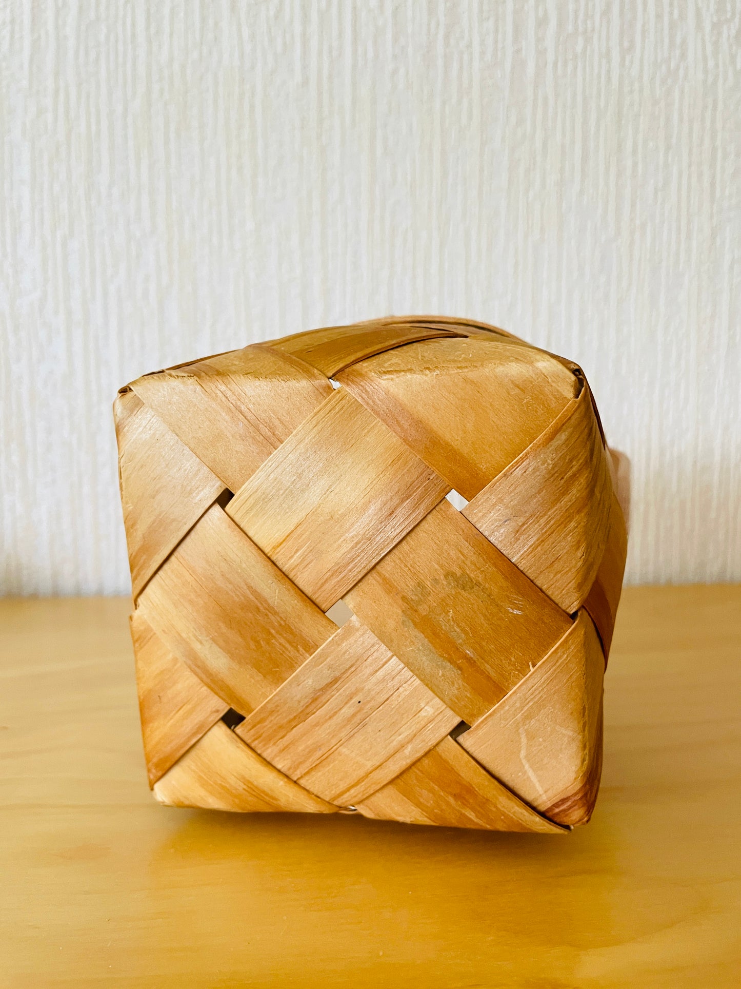 Traditional Scandinavian Craft / Spånkorg / Spånkorg / Våmhus / Handle