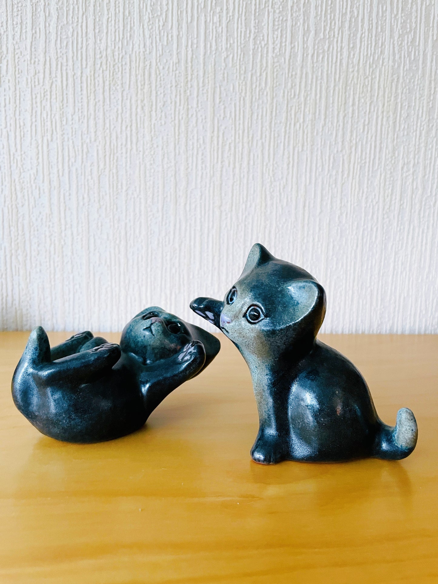 Nittsjö Keramik/Thomas Hellström/寝そべり子猫ちゃん