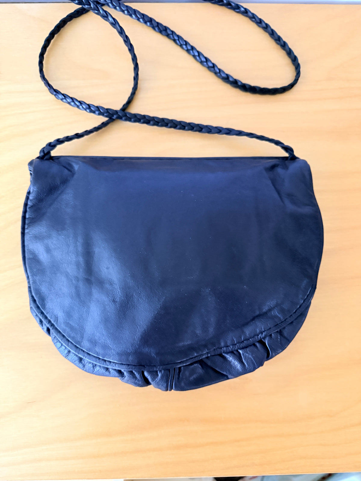 Sameslöjd/北スウエーデンサーミ伝統手工芸品/トナカイ革のバッグ/ブラック/Nr.1