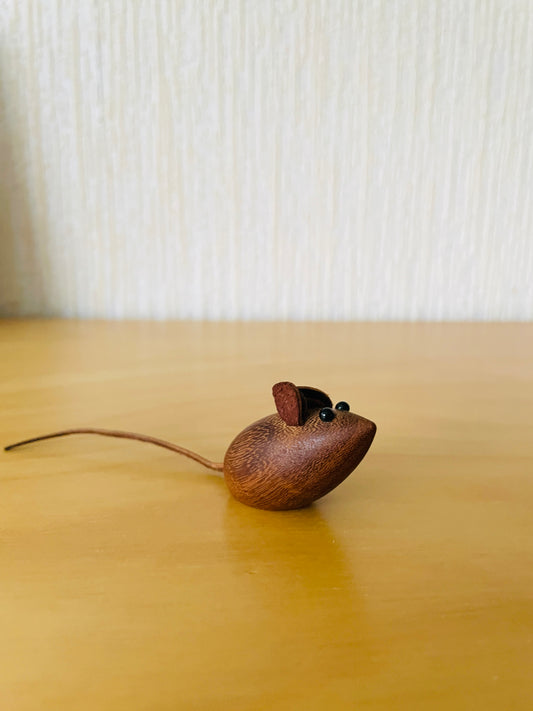 Teak / Mouse figurine