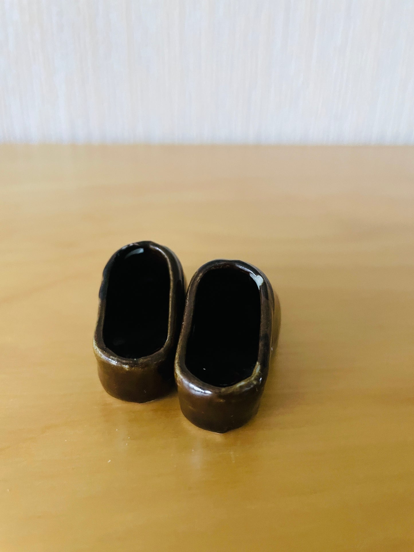 Höganäs Keramik//Höganäs Keramik/Gösta Holm/Gösta Holm/Miniature object/Ceramic clogs