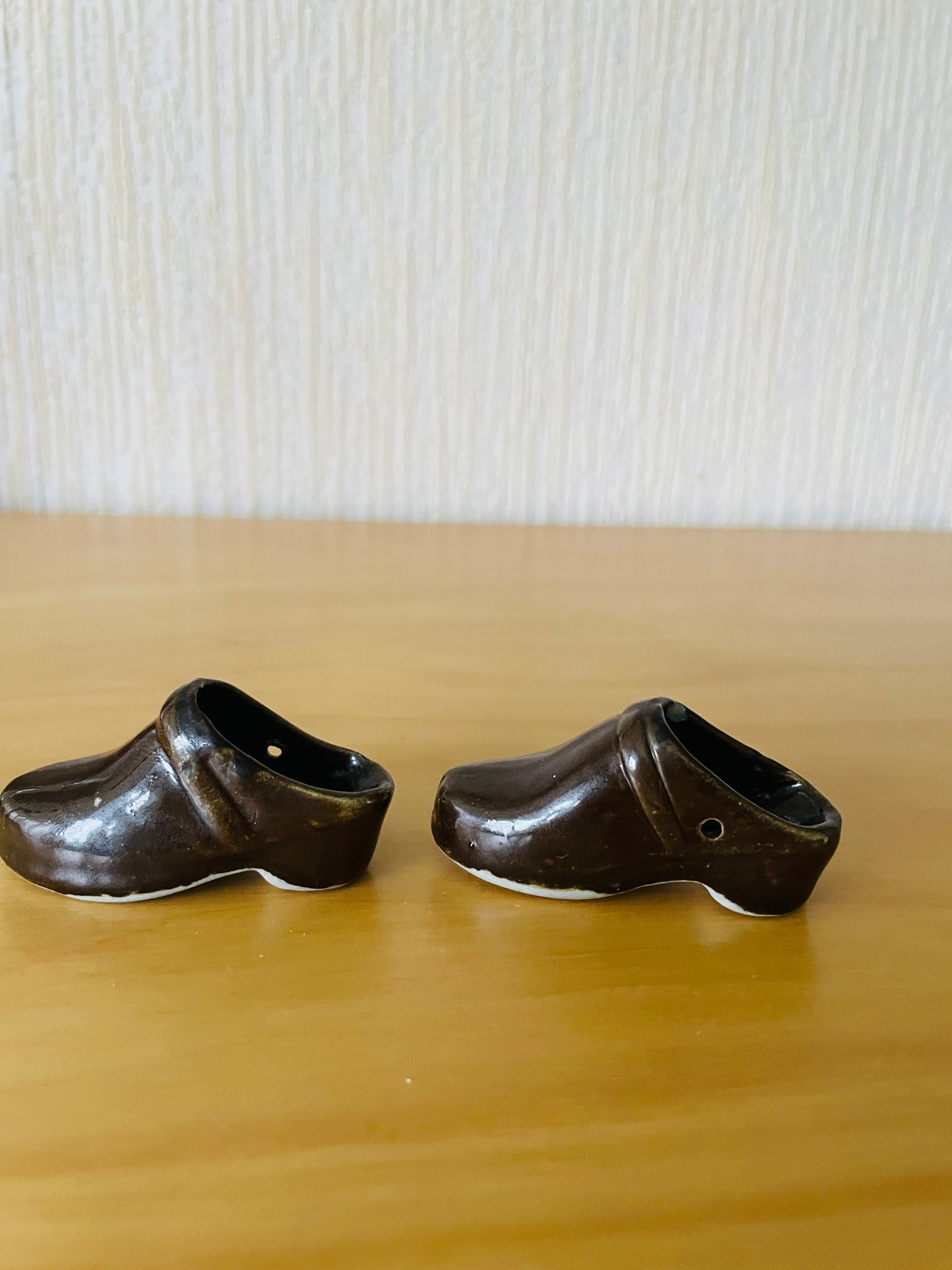 Höganäs Keramik//Höganäs Keramik/Gösta Holm/Gösta Holm/Miniature object/Ceramic clogs