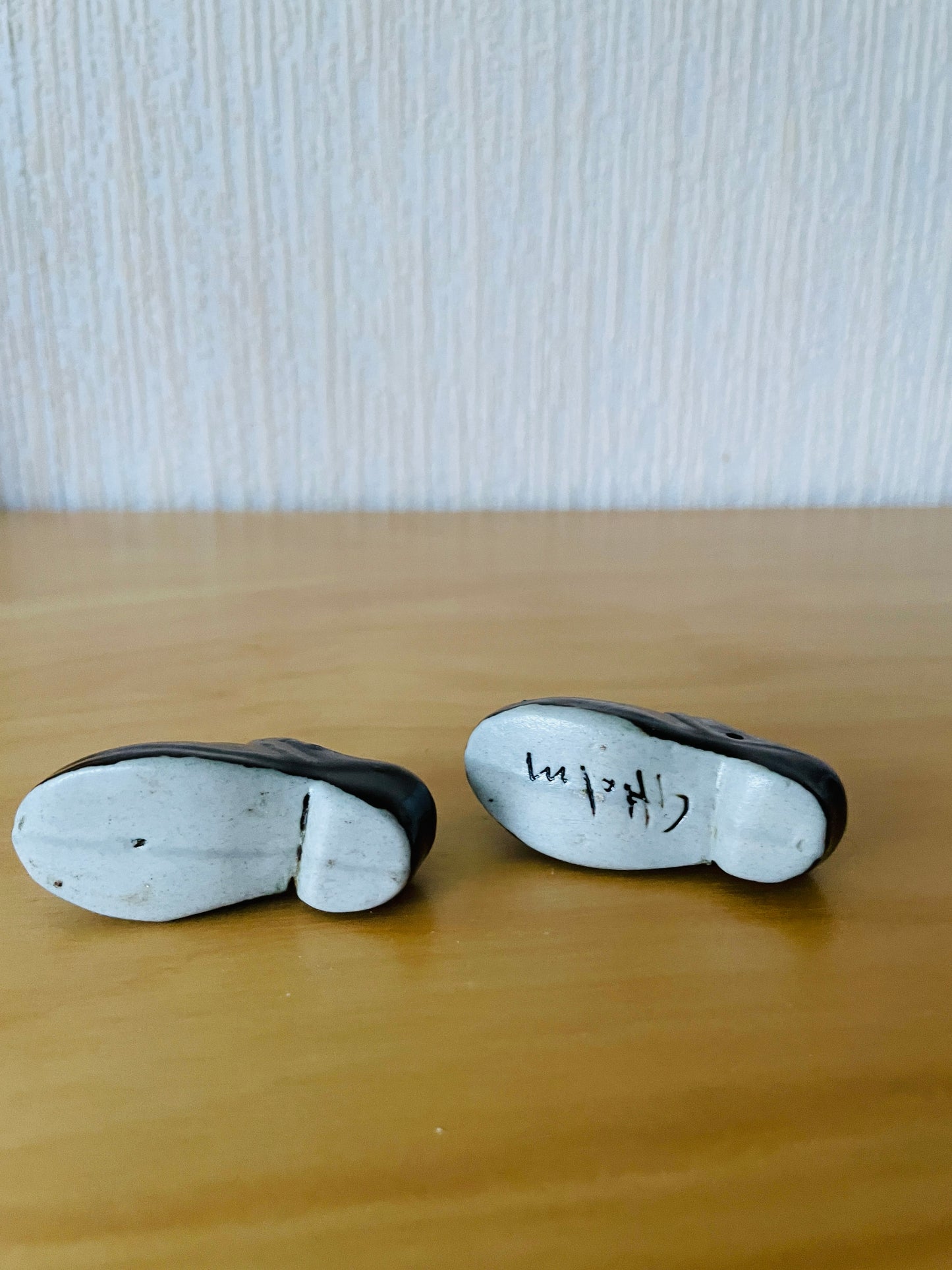 Höganäs Keramik//Höganäs Keramik/Gösta Holm/Gösta Holm/Miniature object/Ceramic clogs