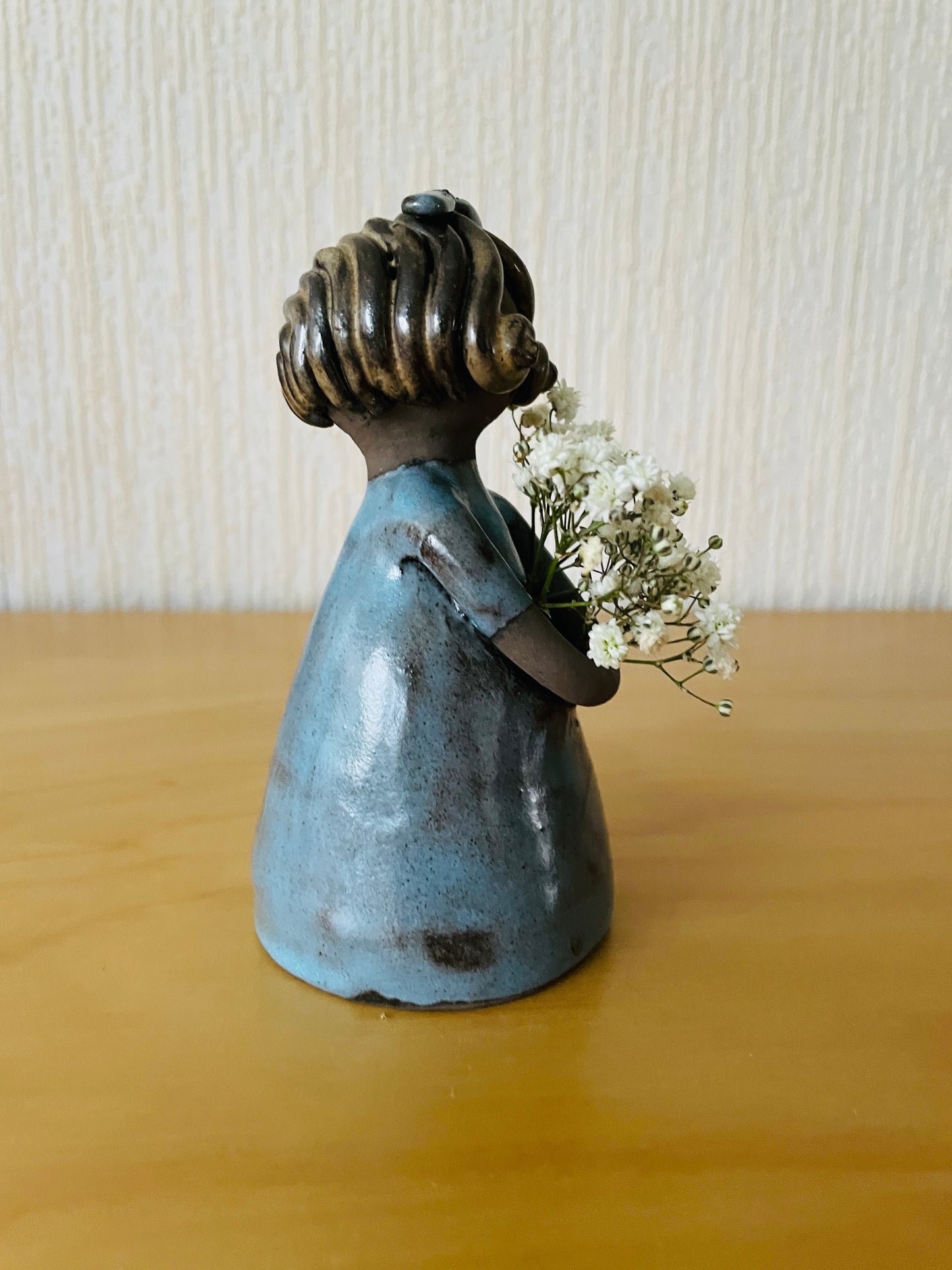 Elbogen Keramik/Elbogen keramik/Blomsterflicka/Pastellblå
