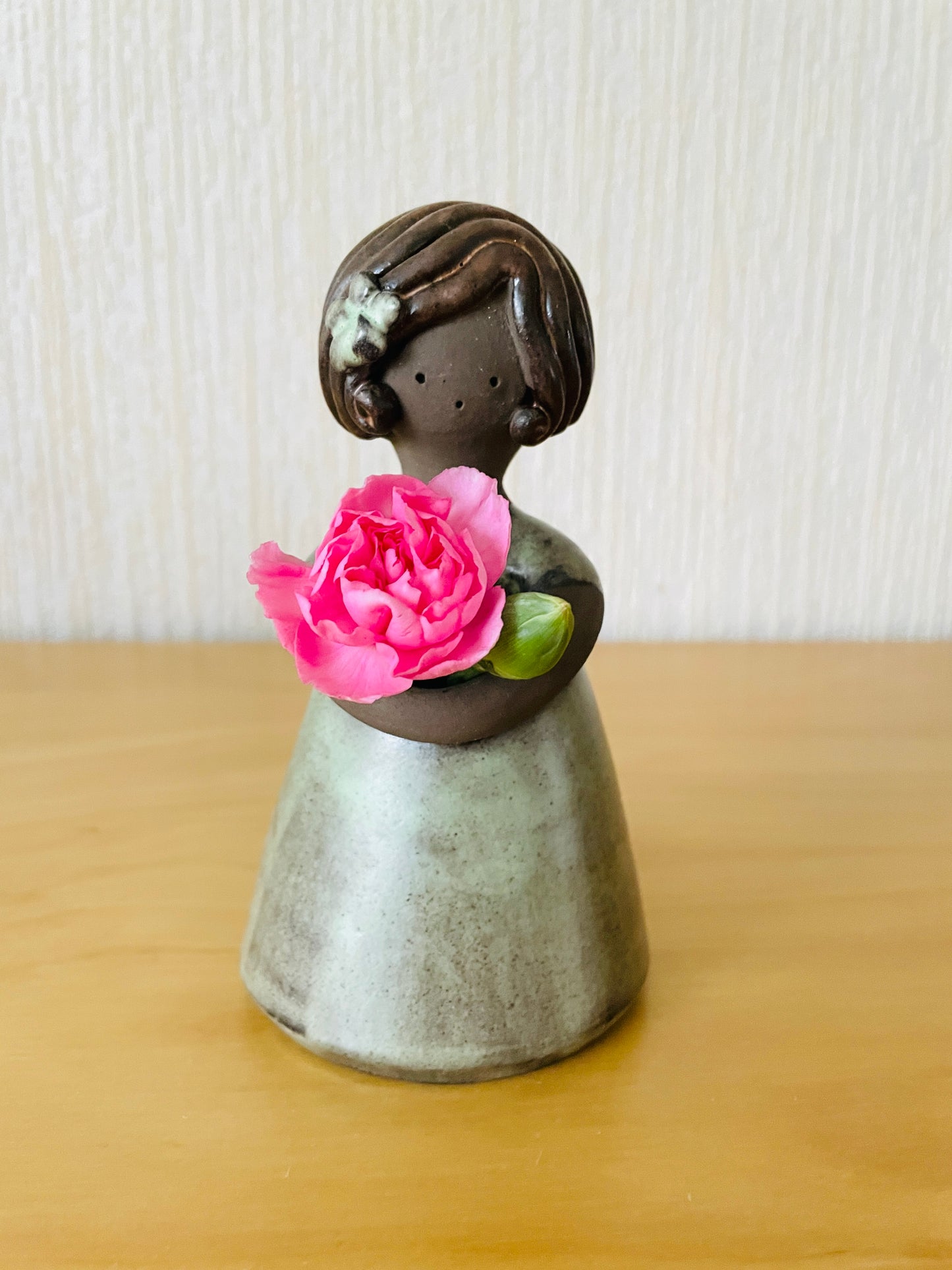 Elbogen Keramik / Flower Girl / Pastel Green