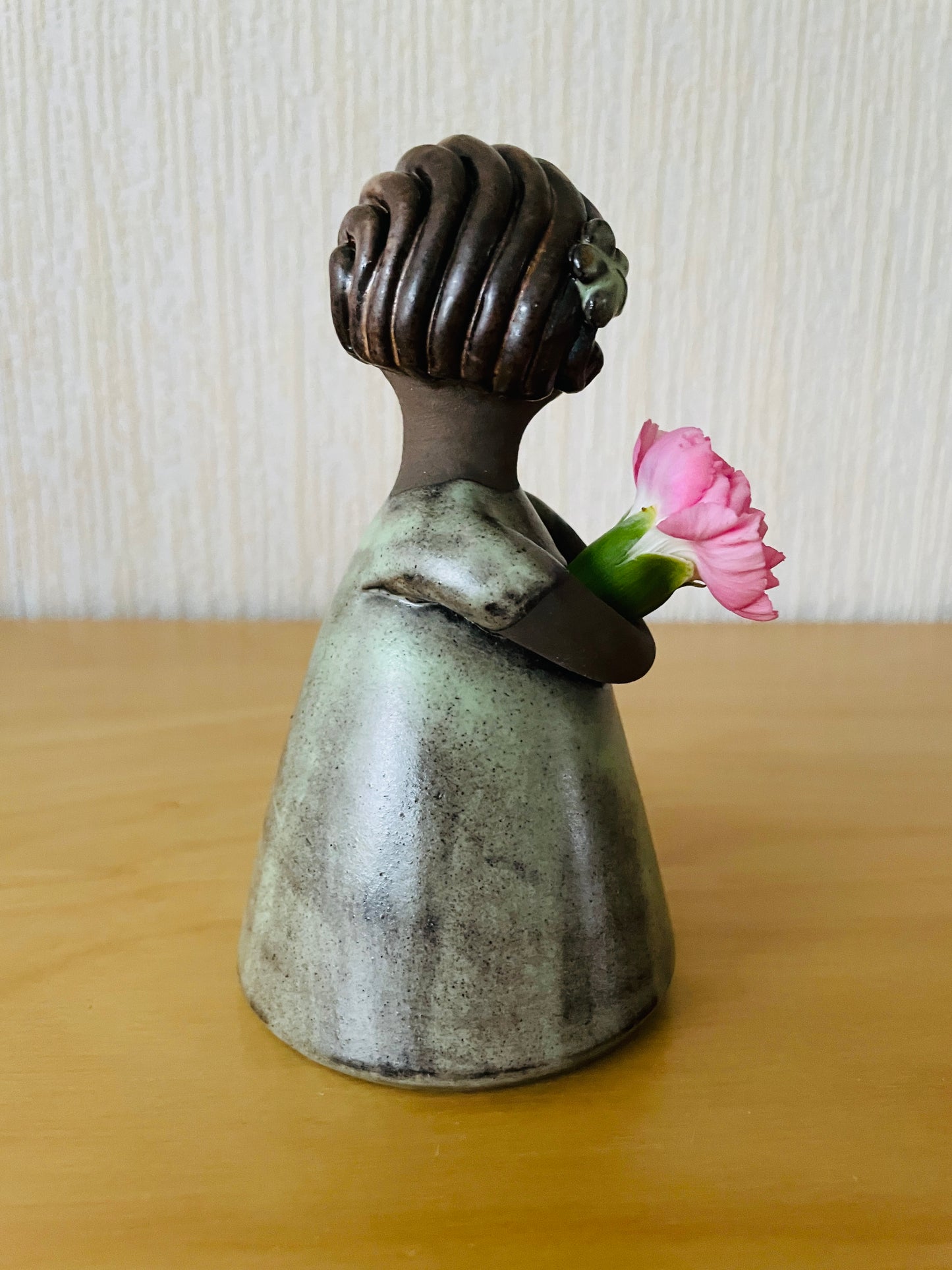 Elbogen Keramik / Flower Girl / Pastel Green