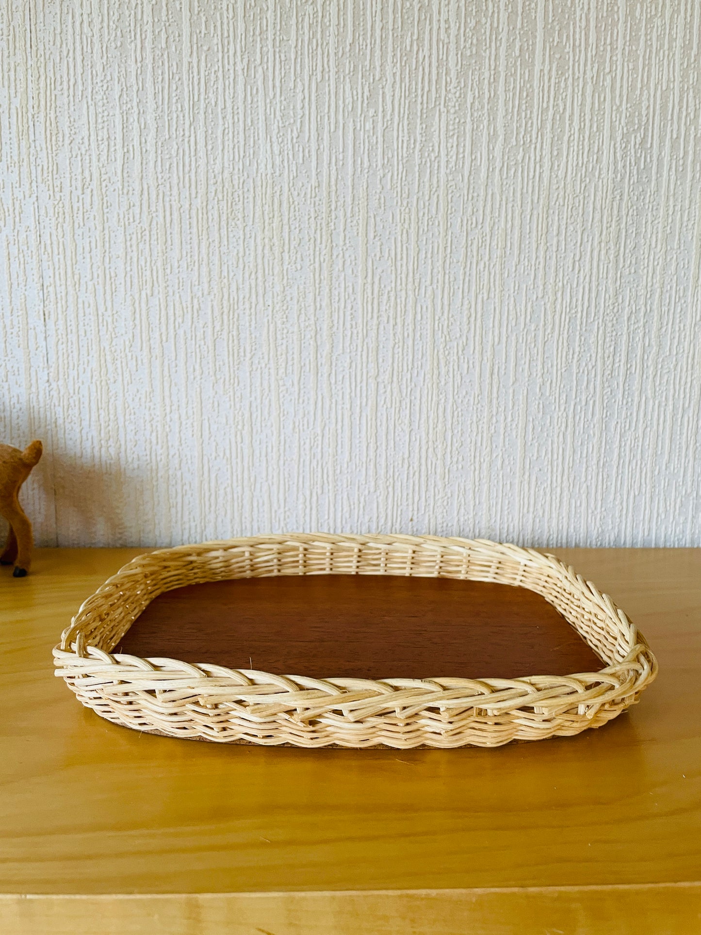 チークと籐のスタイリッシュなトレイ/27cmx24cm