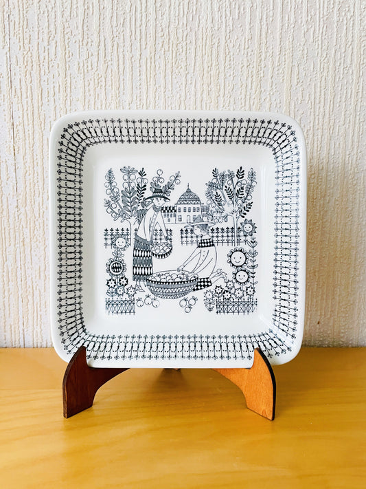 Arabia/Arabia/Raija Uosikkinen/Raija Uosikkinen/Emilia/Emilia/Square/Decorative Plate