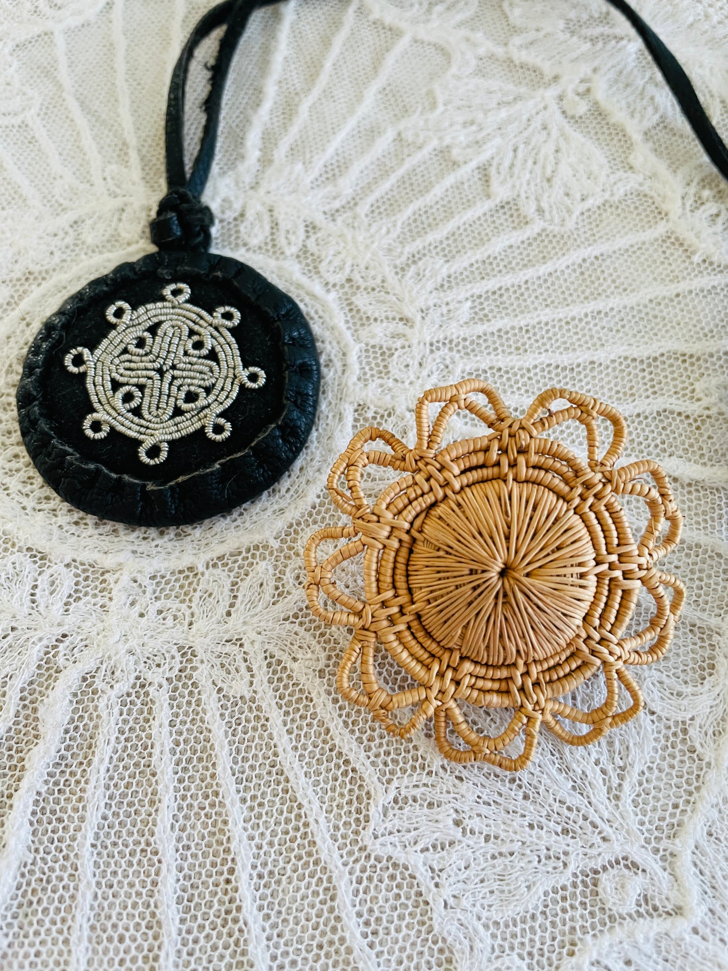北欧ヴィンテージアクセサリー/Sameslöjd/Rotslöjd/サーミ伝統手工芸/ブローチ