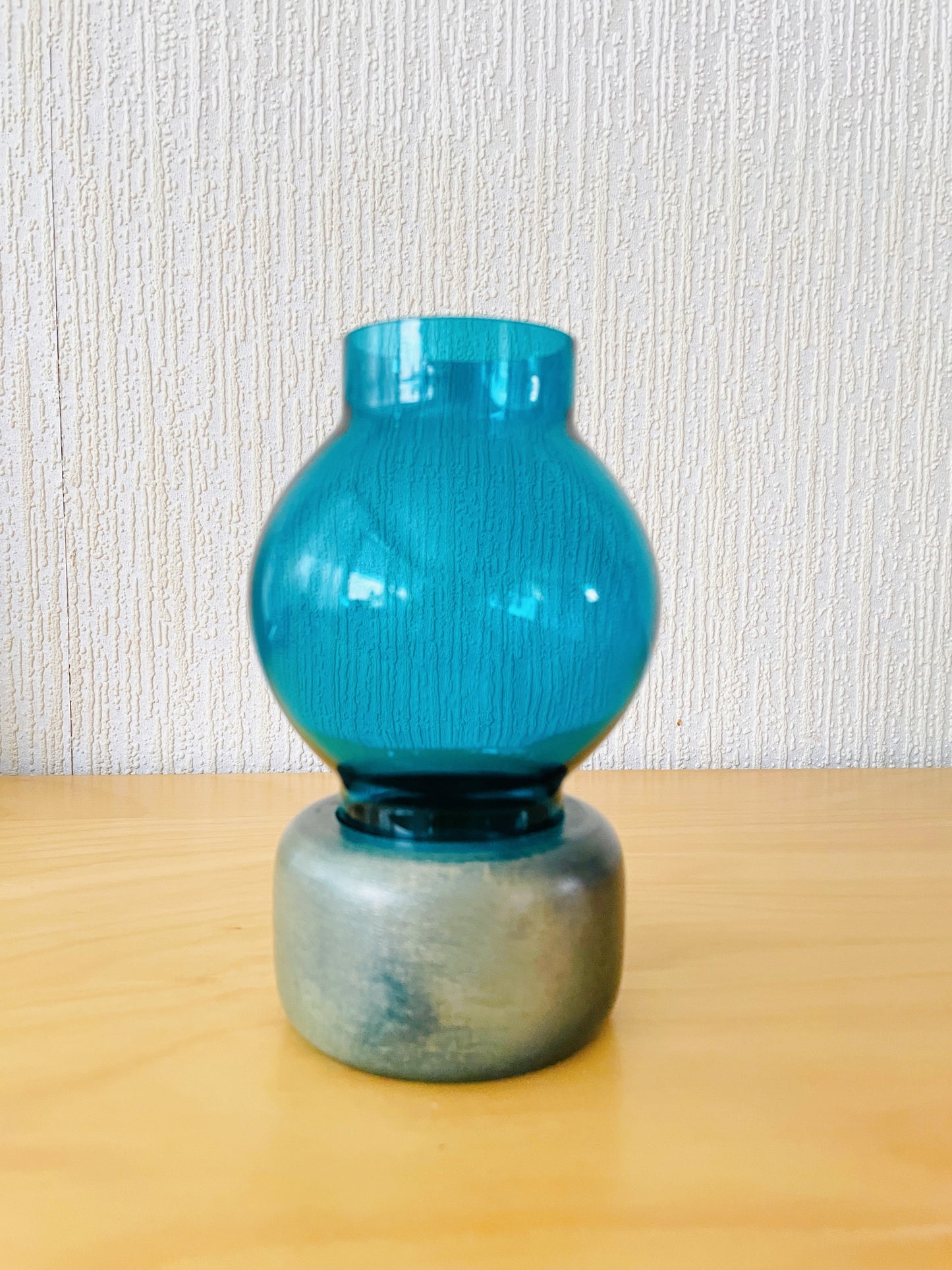 Karl Holmberg/Karl Holmberg/Ljusstake i glas med träfot/Turkosblå