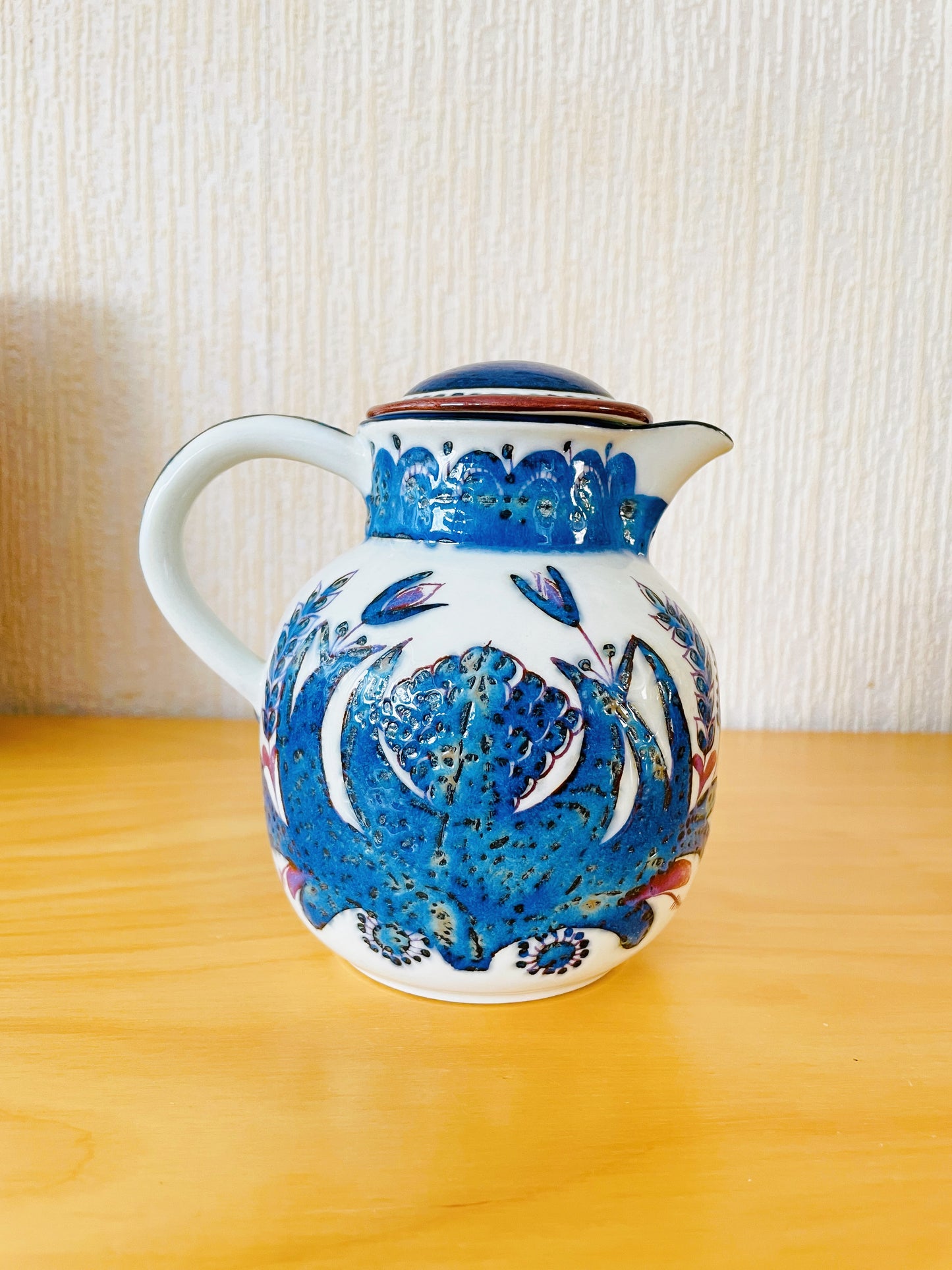 Royal Copenhagen / Royal Copenhagen / Berte Jessen / Berte Jessen / Aluminia / Aluminia / Vatten Kanna / Lidded Pitcher