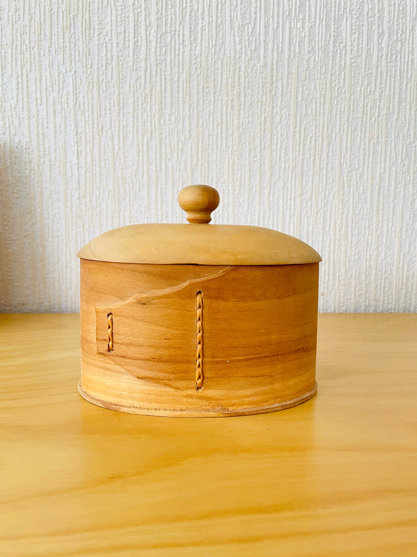 Scandinavian traditional handicraft / Svepask / Storage box with lid