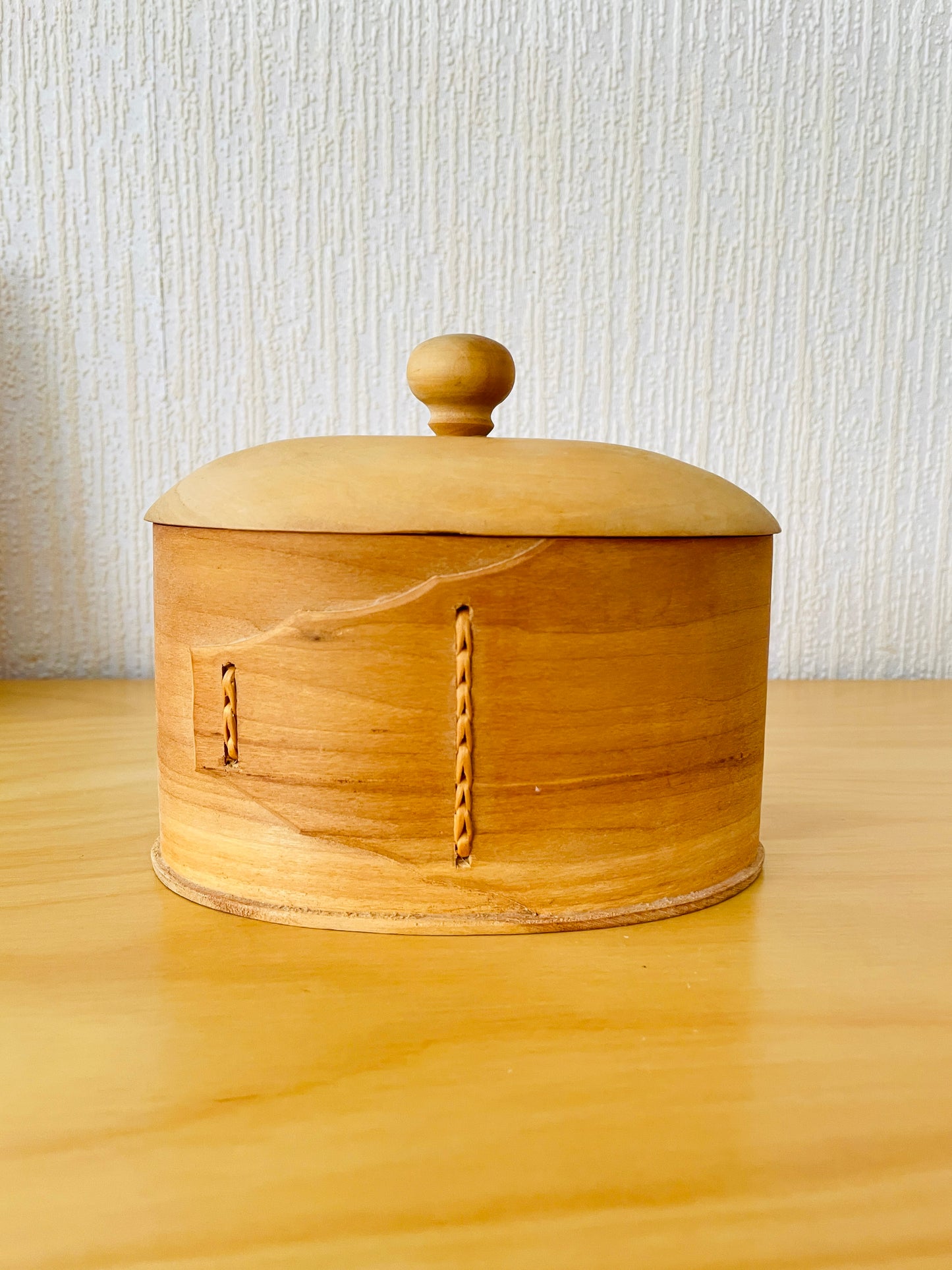 Scandinavian traditional handicraft / Svepask / Storage box with lid