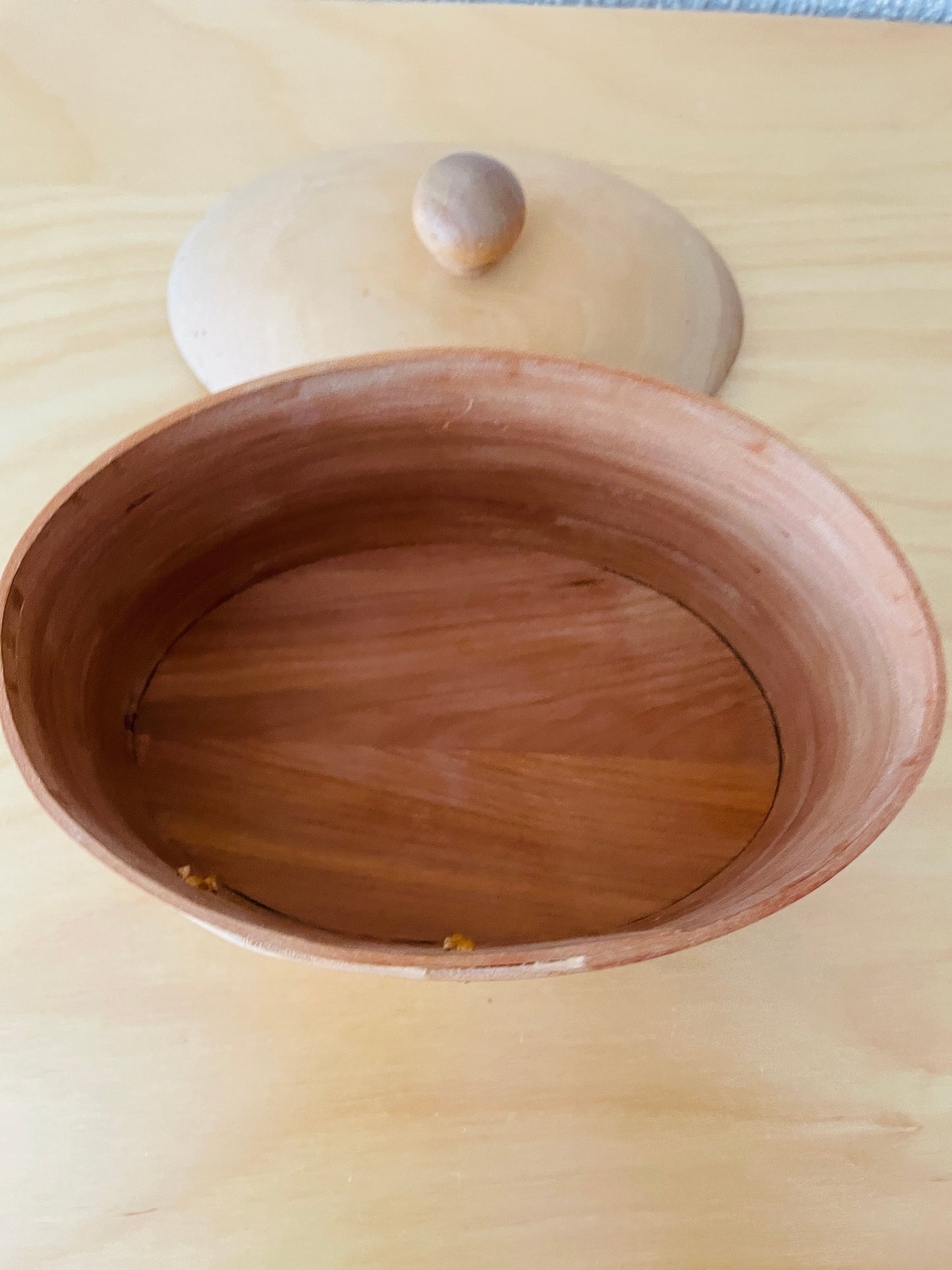 Scandinavian traditional handicraft / Svepask / Storage box with lid