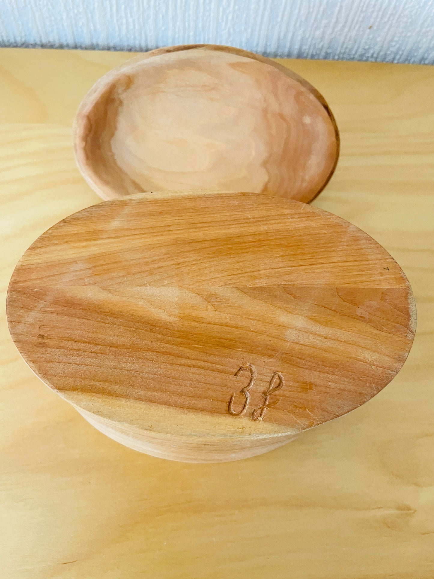Scandinavian traditional handicraft / Svepask / Storage box with lid