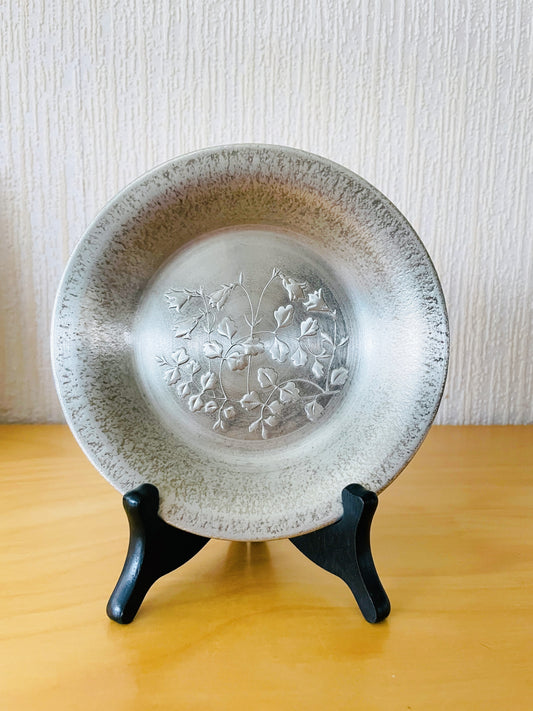 北欧手工芸/壁飾りプレート/ピューター/リネアのお花