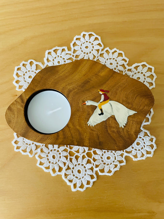 Svensk Hemslöjd/スエーデン手工芸品/ニルスのふしぎな旅/木製キャンドルホルダー