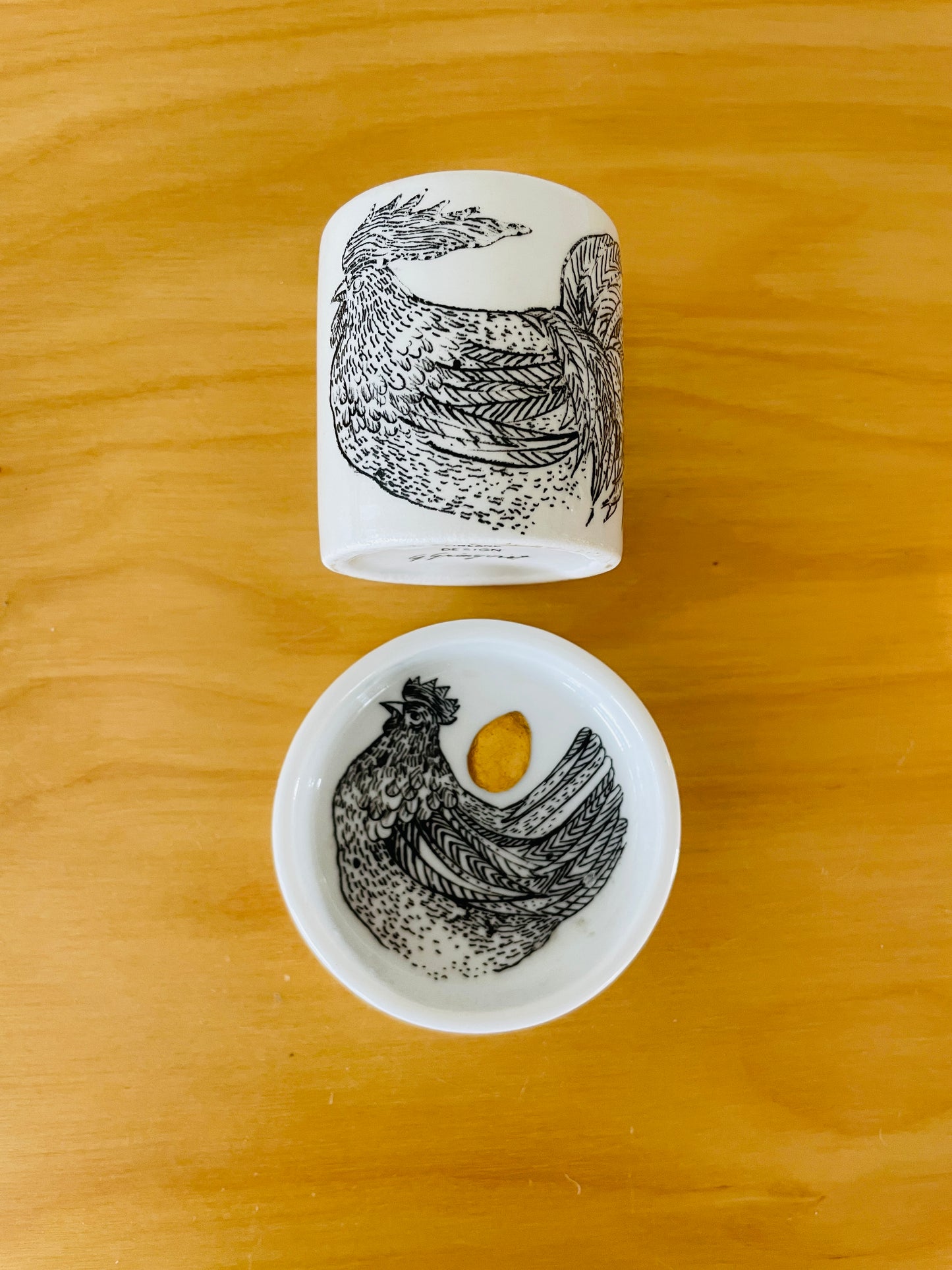 Arabia/Arabia/Gunvor Olin-Grönqvist/Gunvor Olin-Grönqvist/Rooster Egg Cup/Gold
