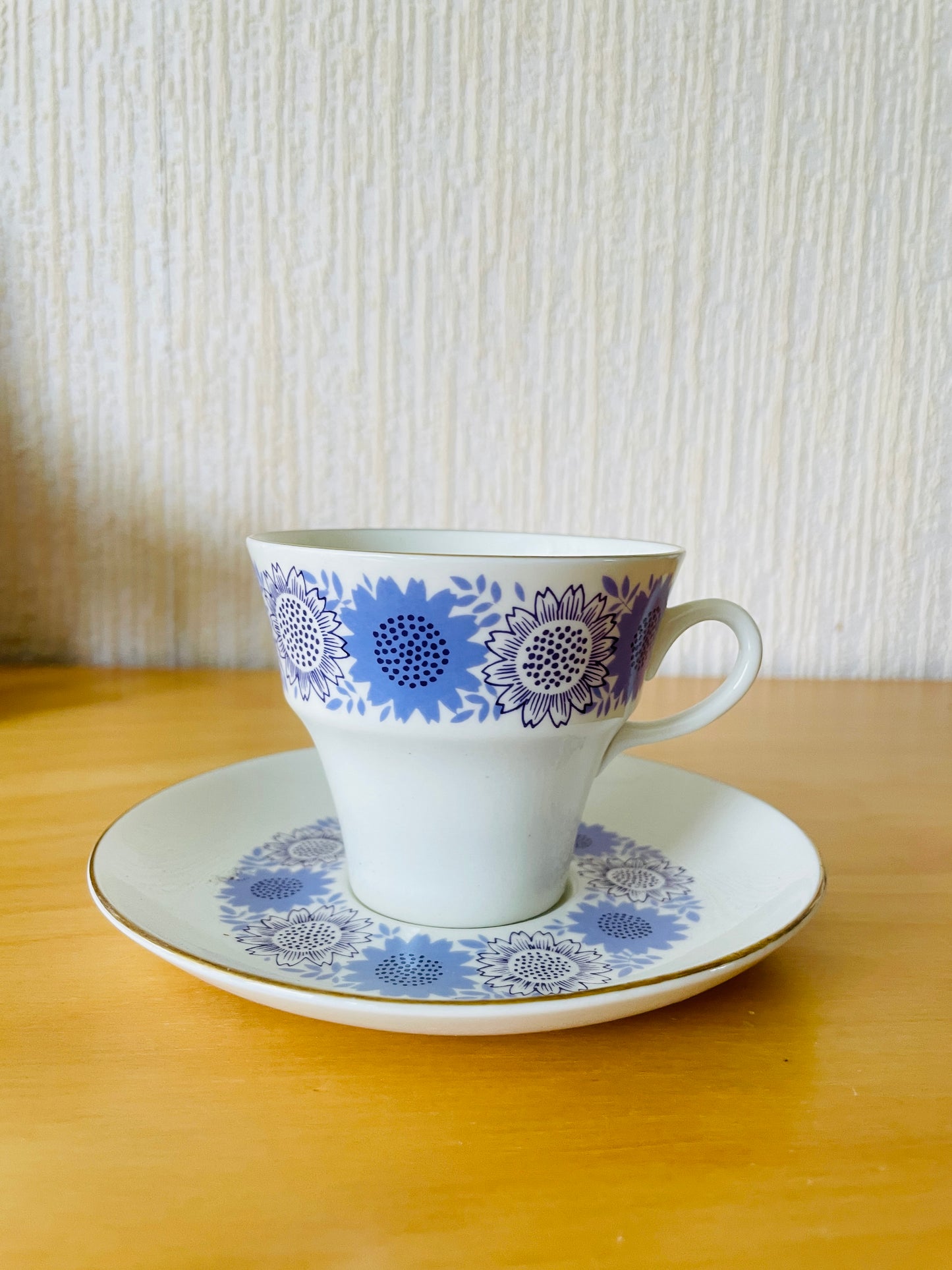 Arabia/Heili/Cup & Saucer, Plate/3-piece Set/Trio