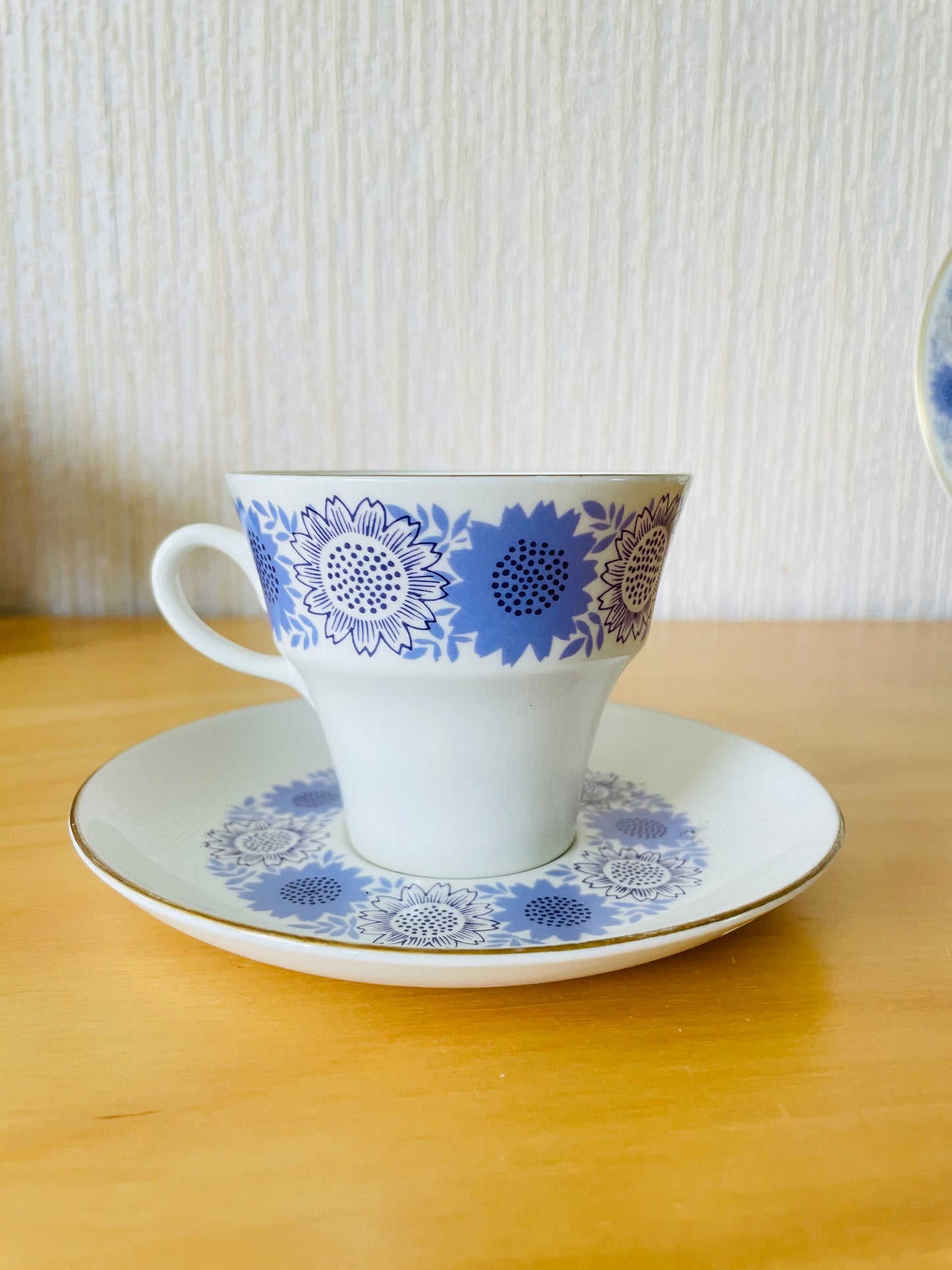 Arabia/Heili/Cup & Saucer, Plate/3-piece Set/Trio