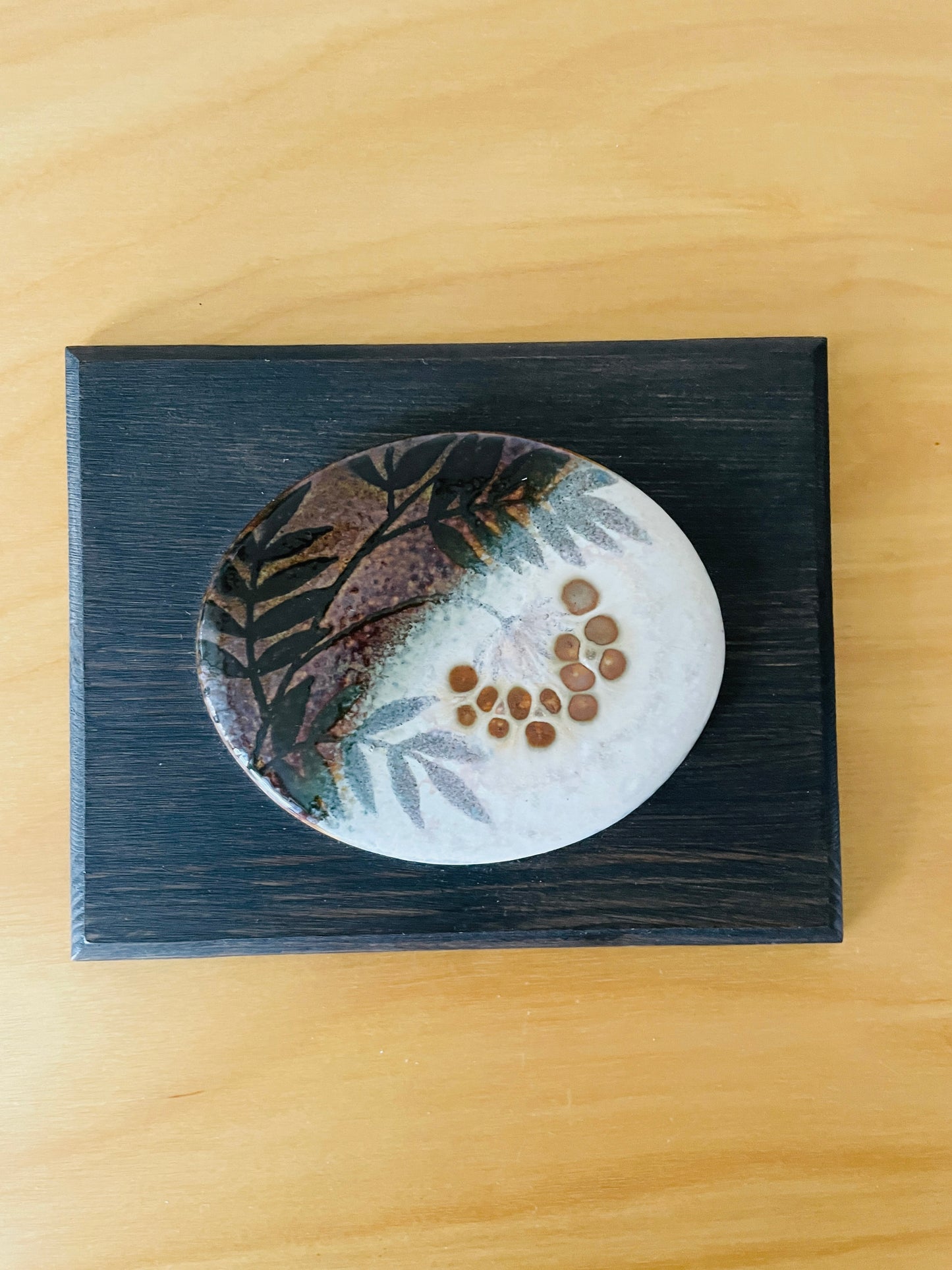 Pentik Finland / Pentik / Kristina Sannio / Kristina Sannio / Lapplands Rön / Mountain Ash / Ceramic tile with wooden frame