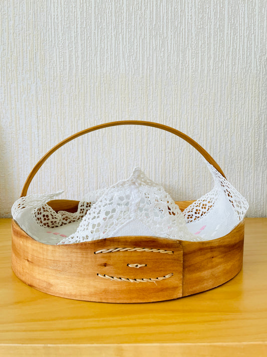 Scandinavian traditional handicraft / Svepkorg / Swept Basket / Bread Tray / with Hardanger embroidery cloth