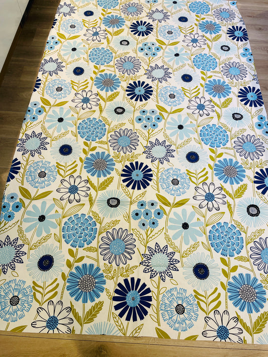 北欧ヴィンテージ/ファブリック生地/Almedahls/アルメダールス/ブルーのお花/236cm x 152cm
