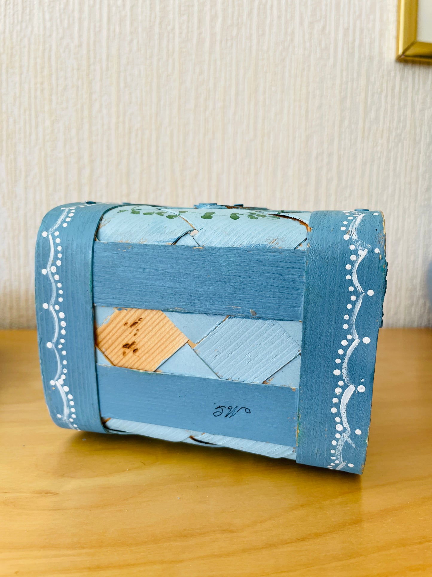 北欧伝統手工芸品/Spånkorg/スポンコリ/ハンドル付きカゴ/ブルーにリネアの花お花/２個セット