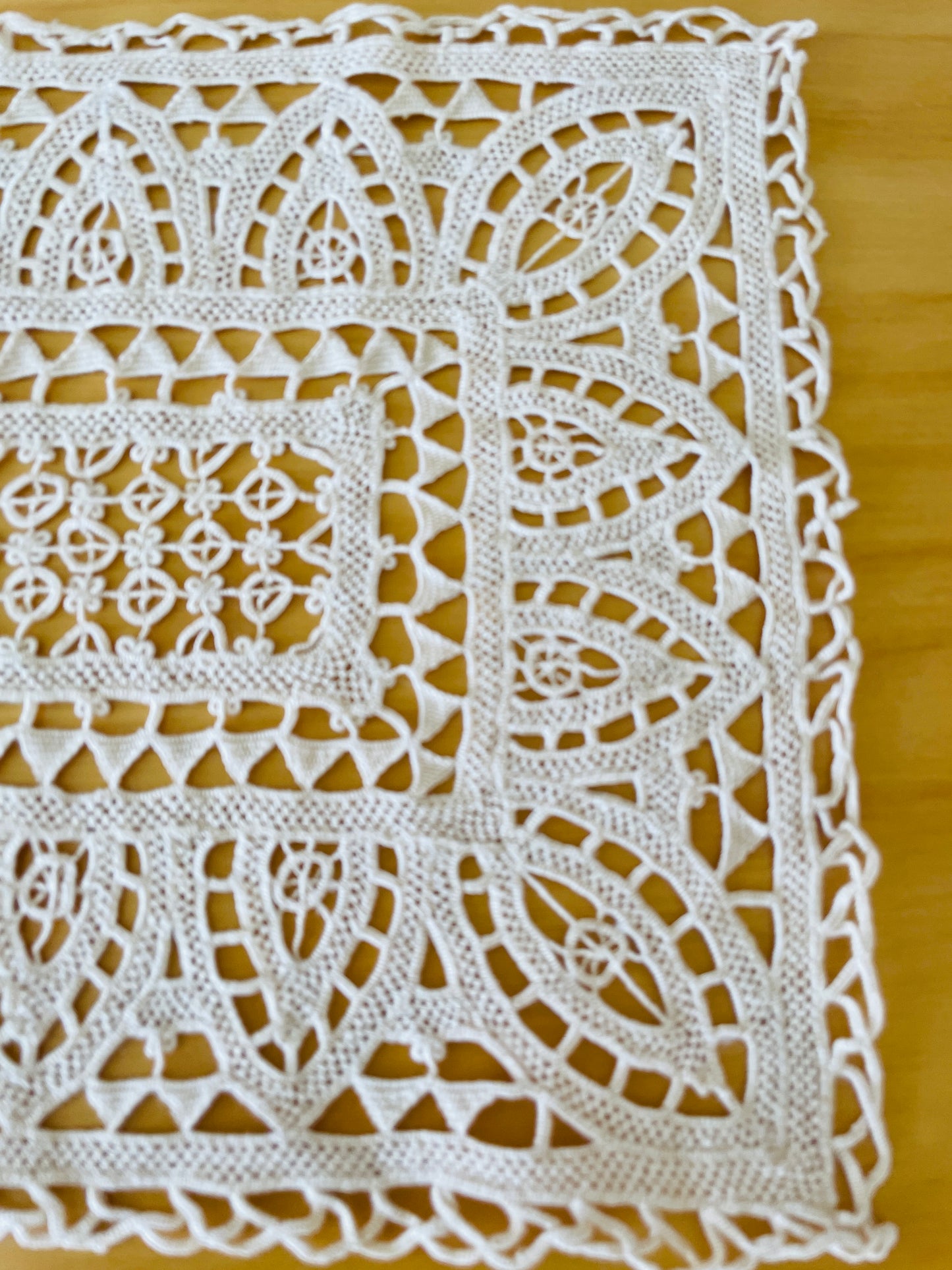 Vintage Lace / Handmade / Natural Beige