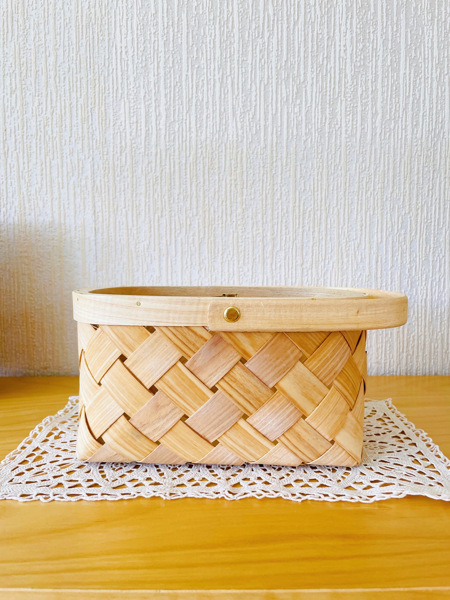 Traditional Nordic Handicrafts / Spånkorg / Sponkori / Basket with a single handle