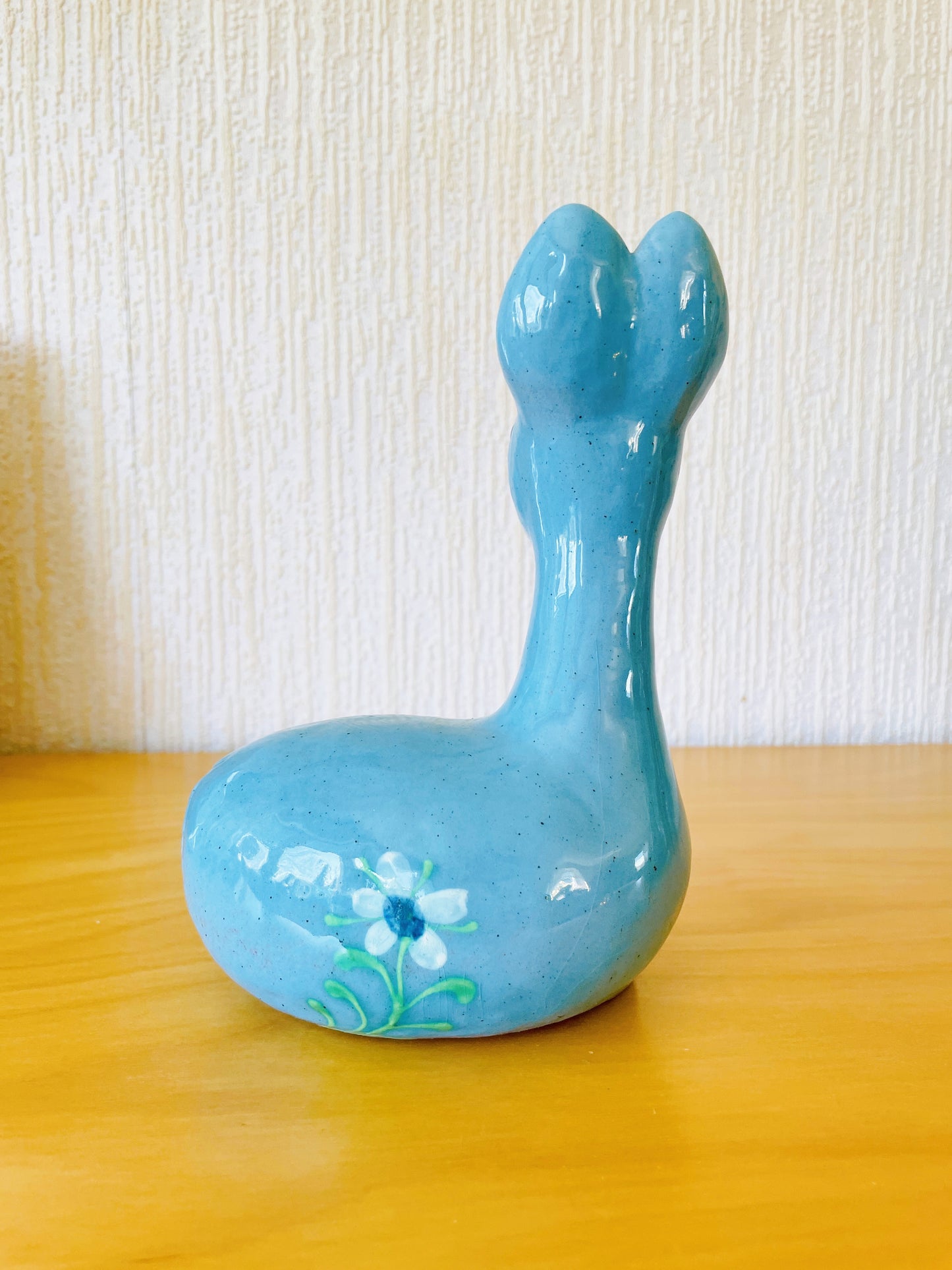 Nittsjö Keramik/ニットシュー.セラミック/Thomas Hellström/トーマス.ヘルストローム/お花柄のハートのおしりが可愛い小鹿のバンビのオブジェ