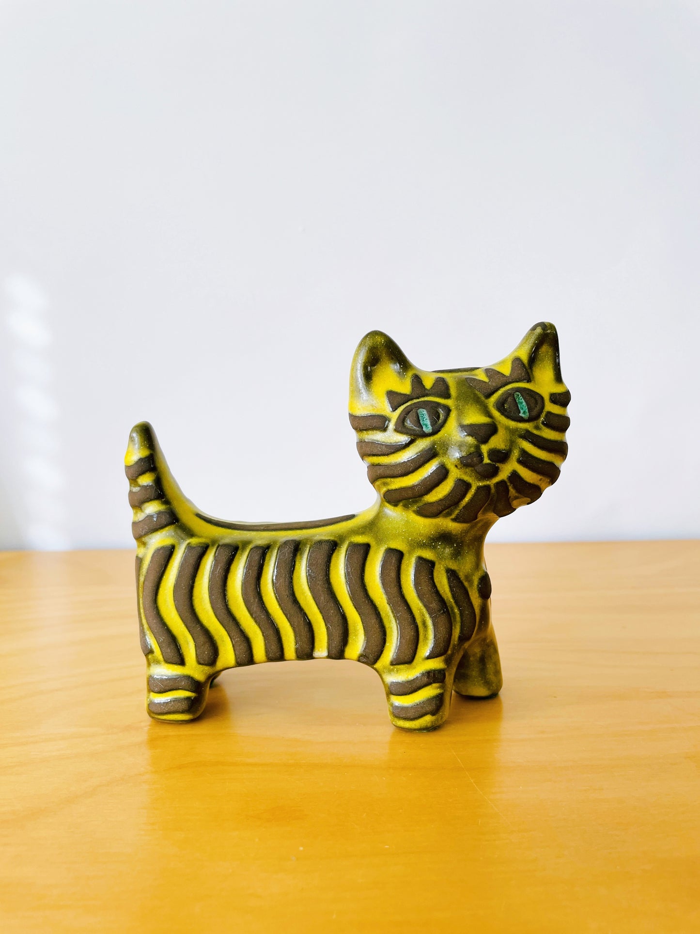 Uppsala Ekeby/ウプサラエケビーDrothy Clough/ドロシー.クラウ/おしりがハートの猫ちゃん