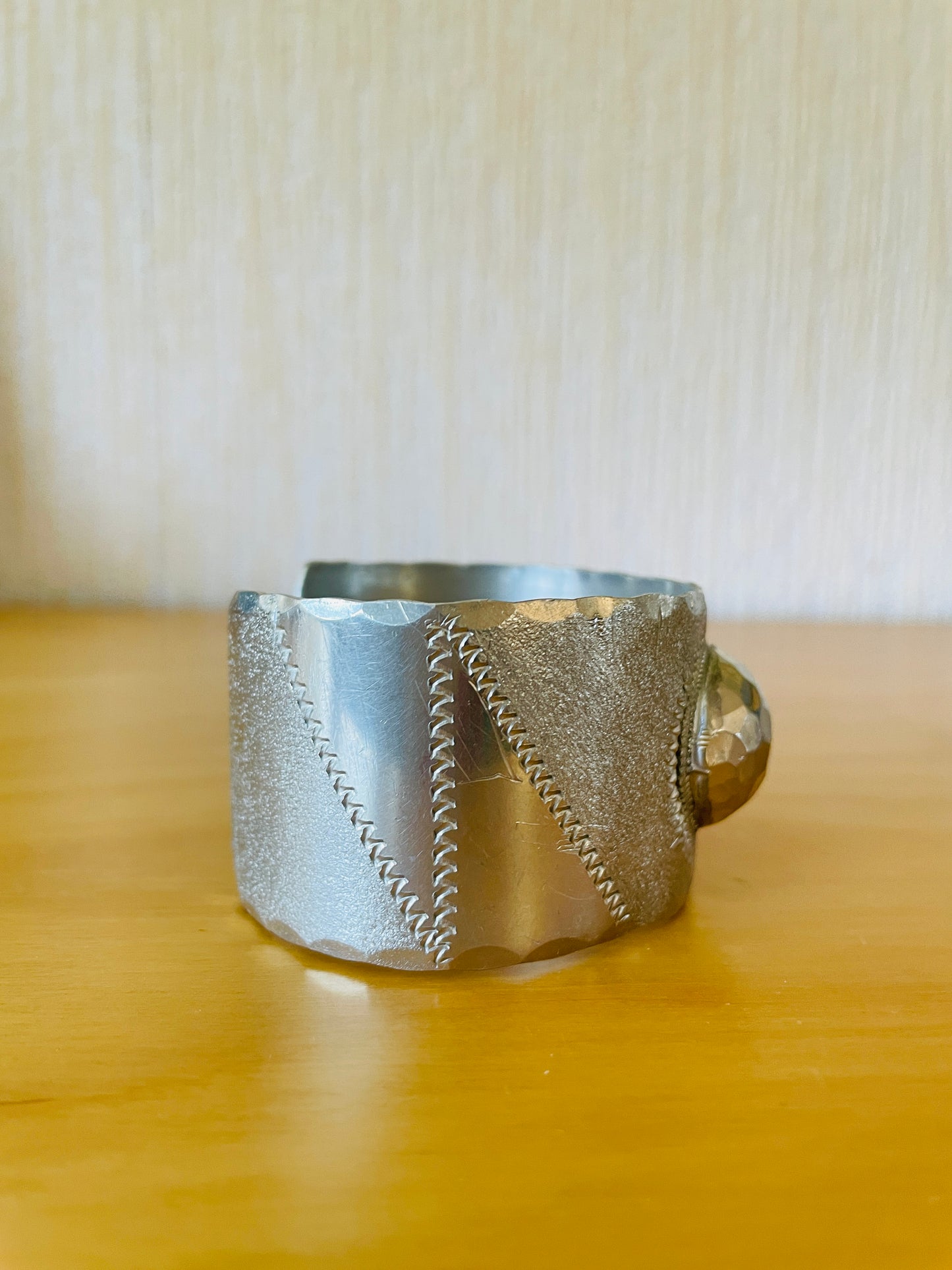 Sameslöjd/北スウエーデン/伝統手工芸品/Jockmok/ヨックモック/ピューターのブレスレット
